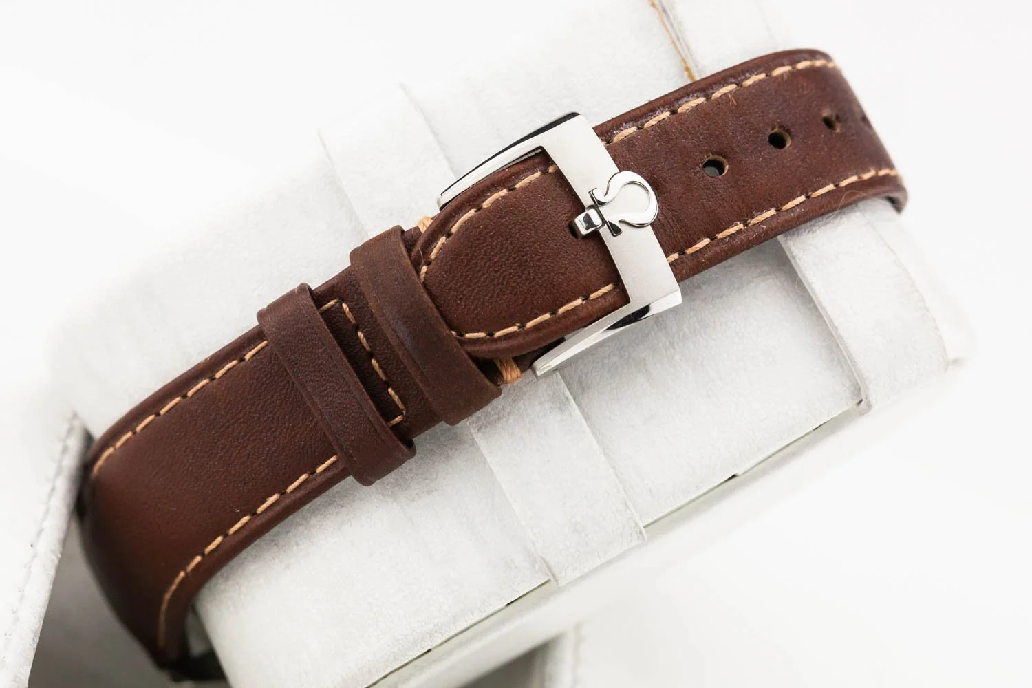 Omega Speedmaster FOIS Brown Leather Strap NEW 091825 (8 of 10).jpg