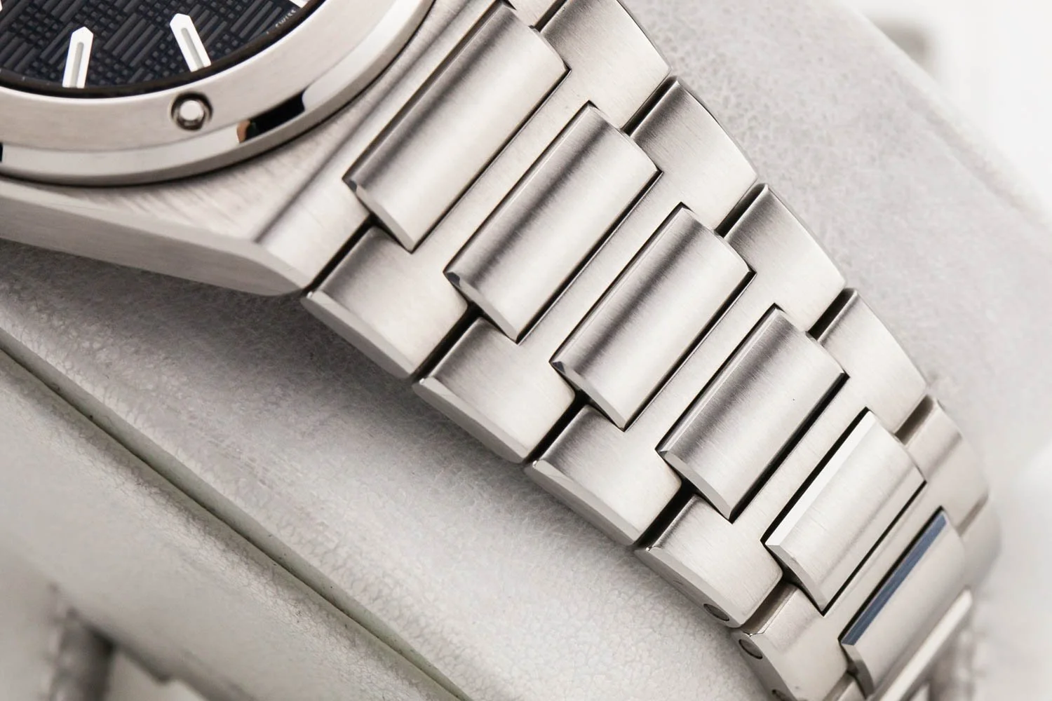 IWC Ingenieur Black Dial Mint IW328901 031626 (7 of 10).jpg