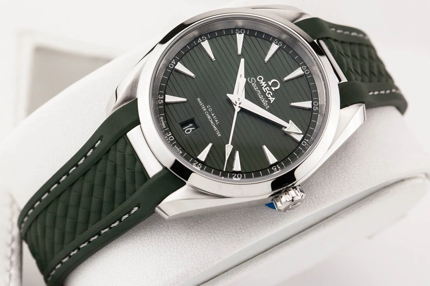 Omega Aqua Terra 8800 38mm Green Diver NEW 040324 (5 of 11).jpg