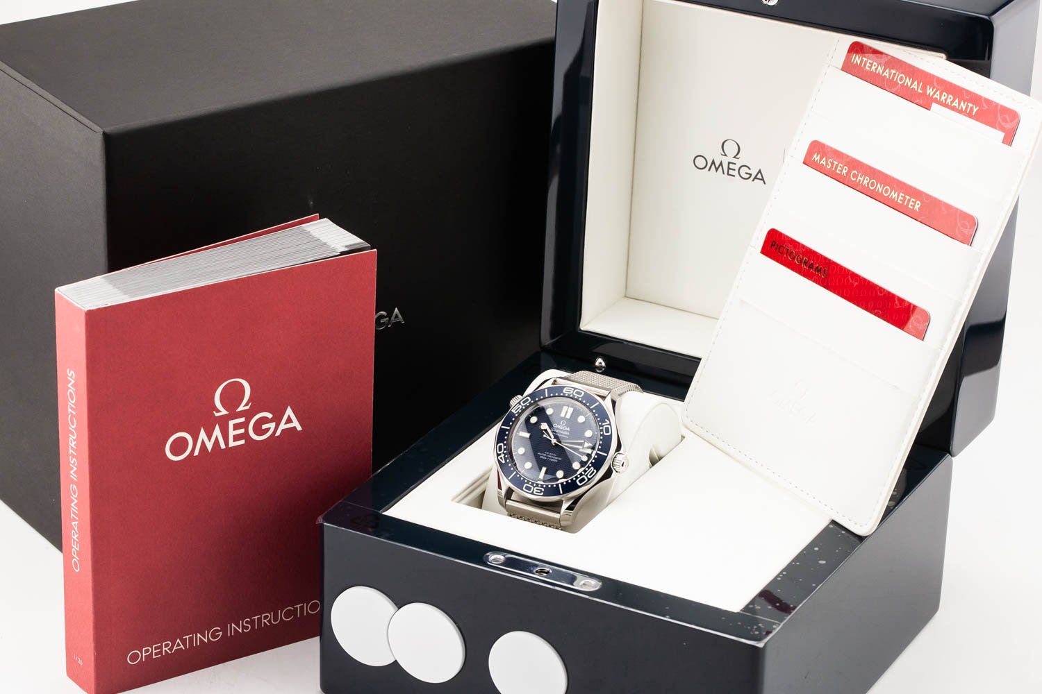 Omega Seamaster 300 Bond 60th Anniversary PO 112025 (10 of 10).jpg