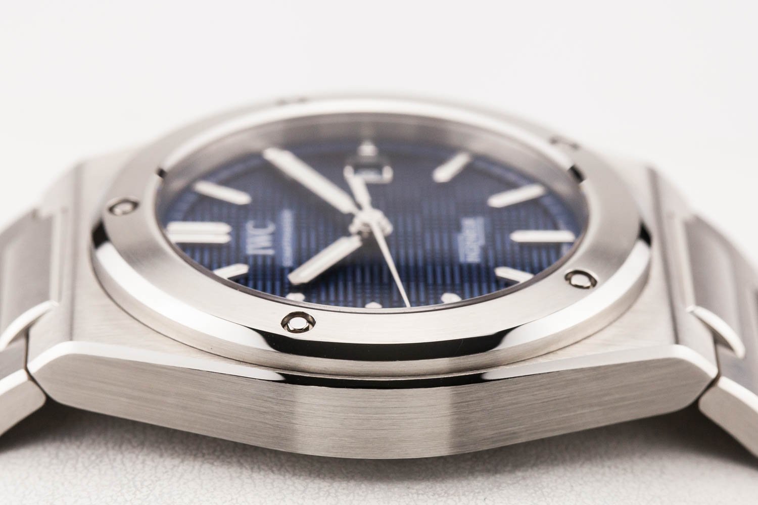 IWC Ingenieur Blue Dial Mint IW328907 072826 (6 of 10).jpg