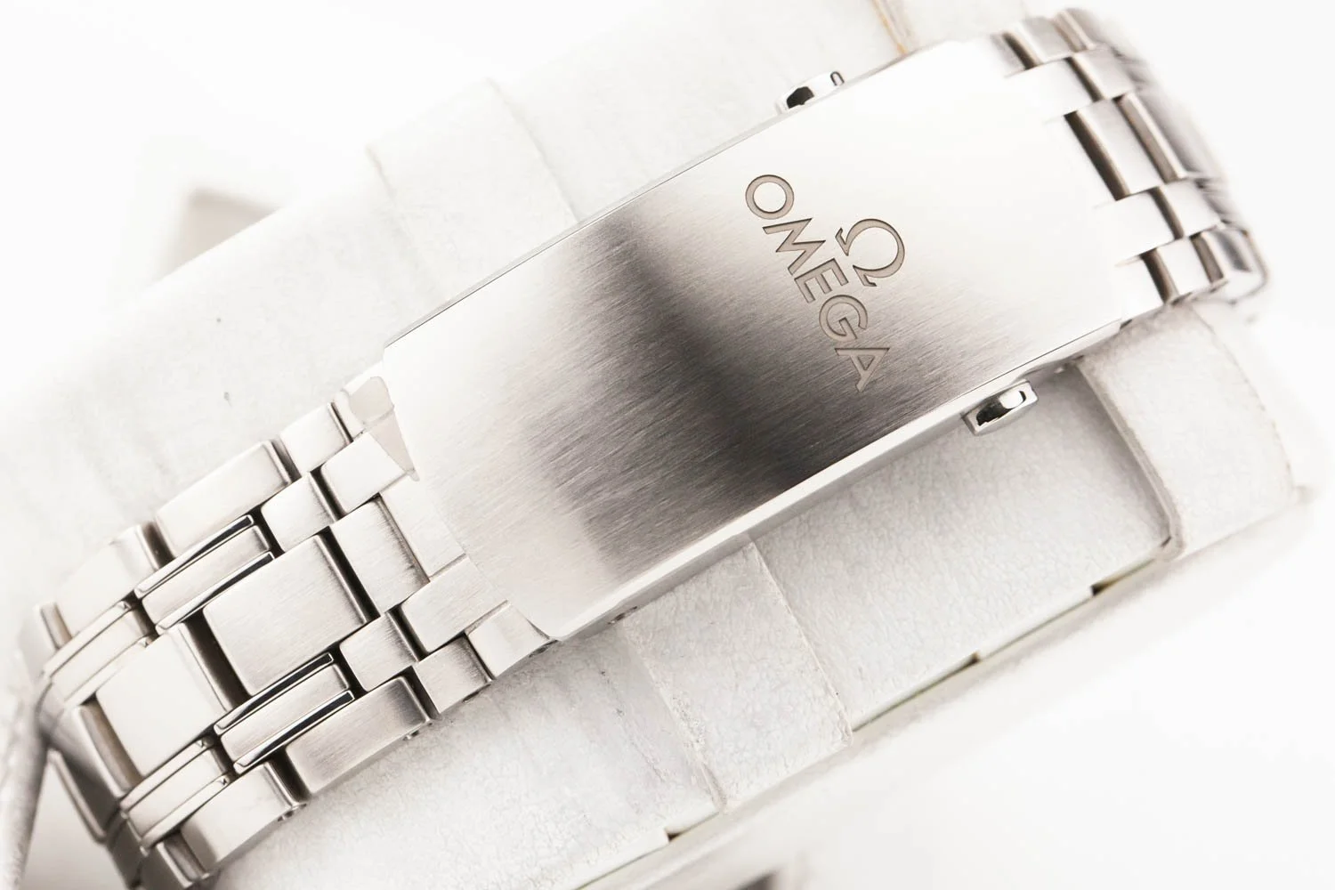 Omega Seamaster 300 Black Bracelet Mint 030226 (8 of 10).jpg