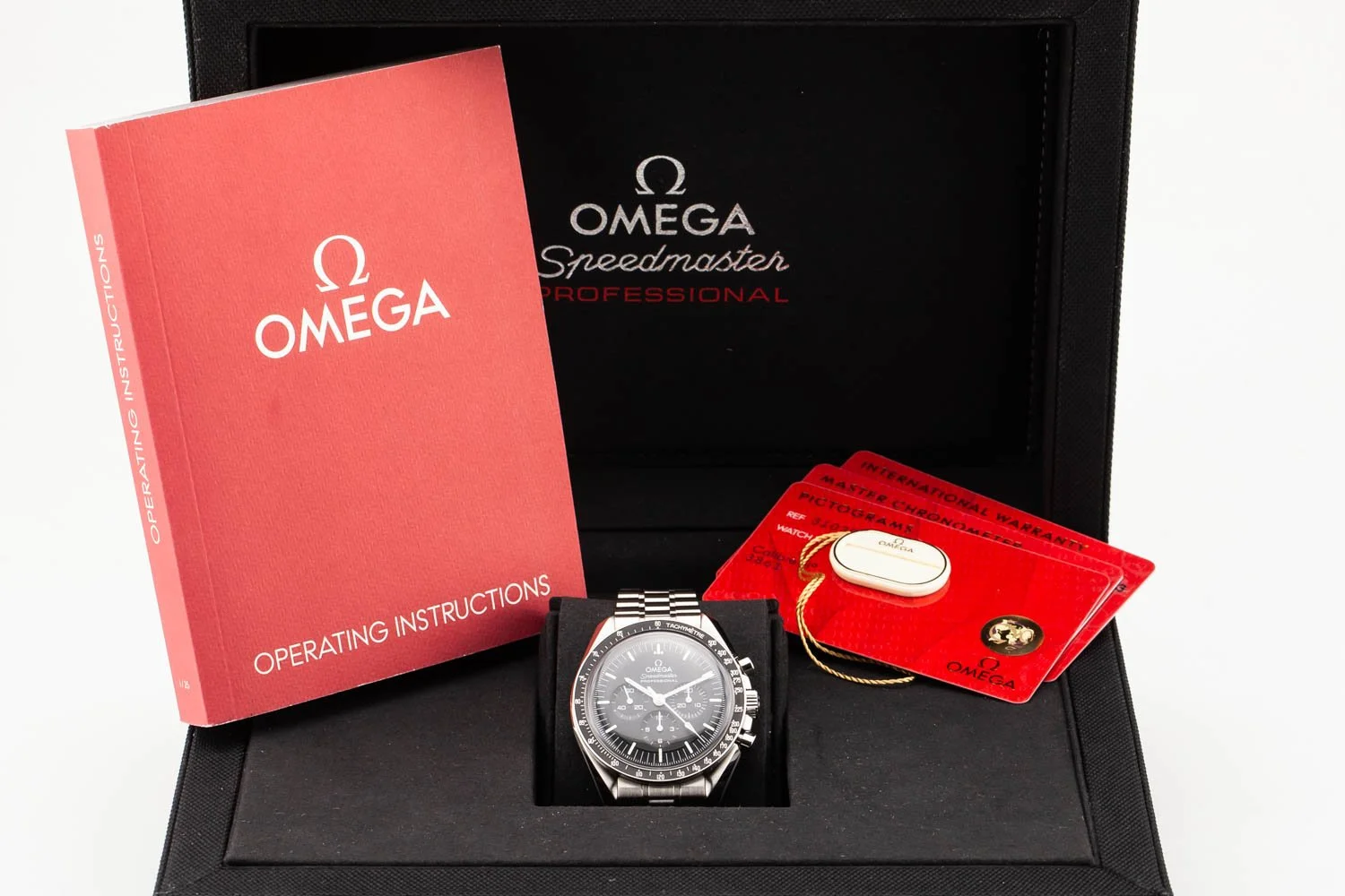 Omega Speedmaster Moonwatch 3861 Hesalite PO 092325 (10 of 10).jpg