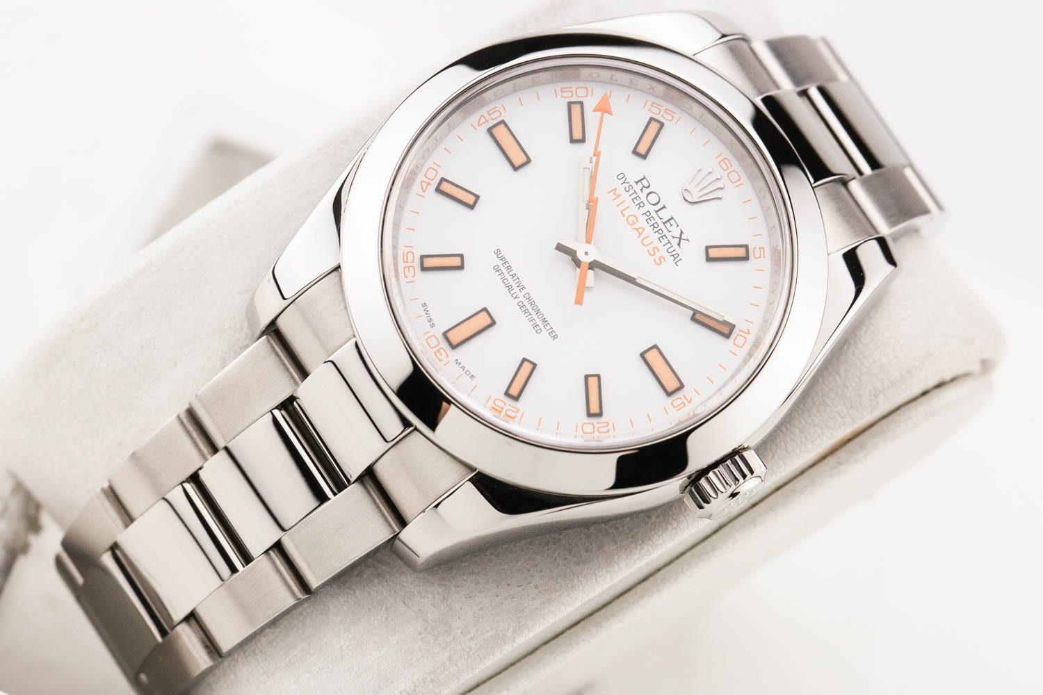 Rolex Milgauss White Dial V-Serial PO 051426 (4 of 10).jpg