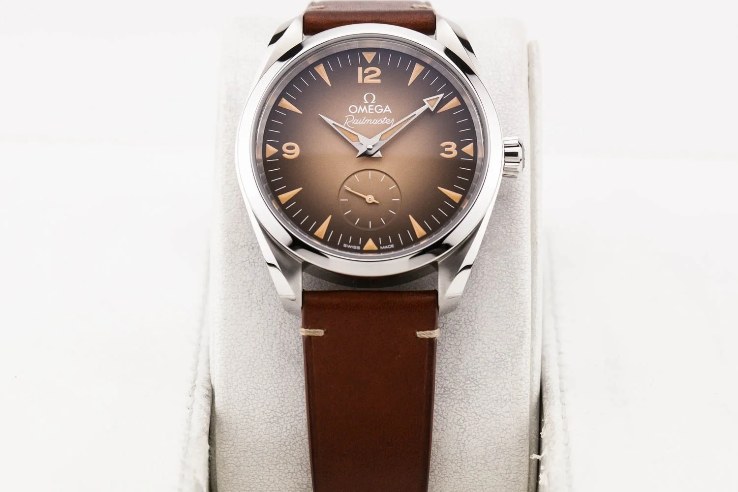 Omega Railmaster 38mm Brown Leather PO 100126 (2 of 9).jpg
