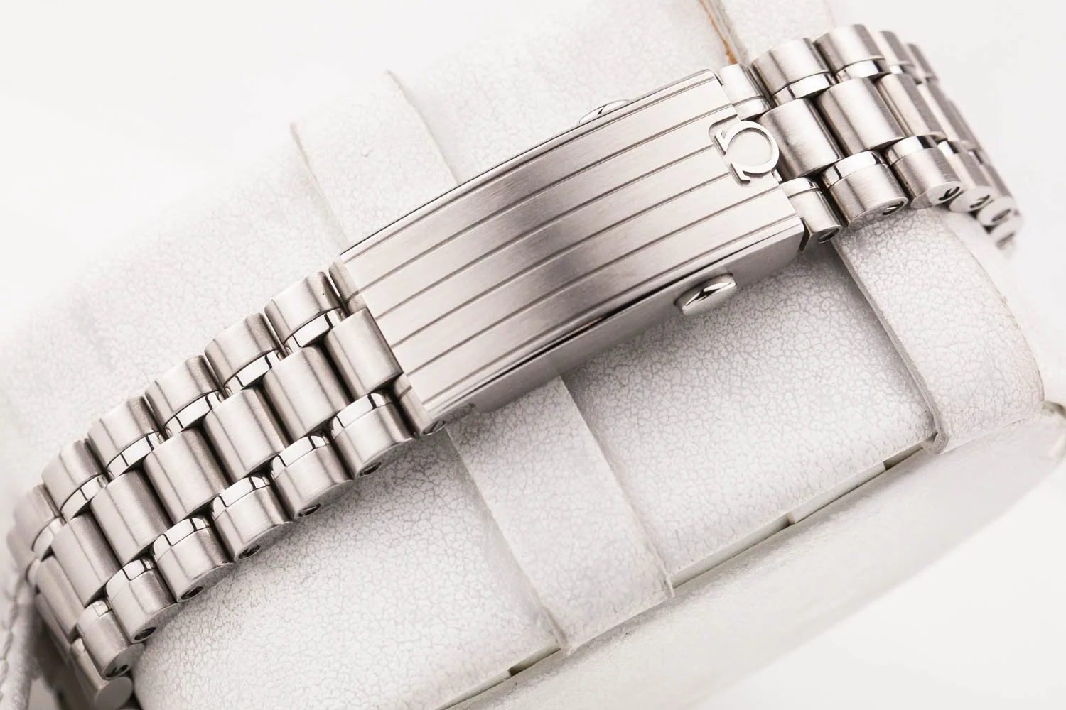 Omega Speedmaster Moonwatch 3861 White PO 091626 (8 of 10).jpg