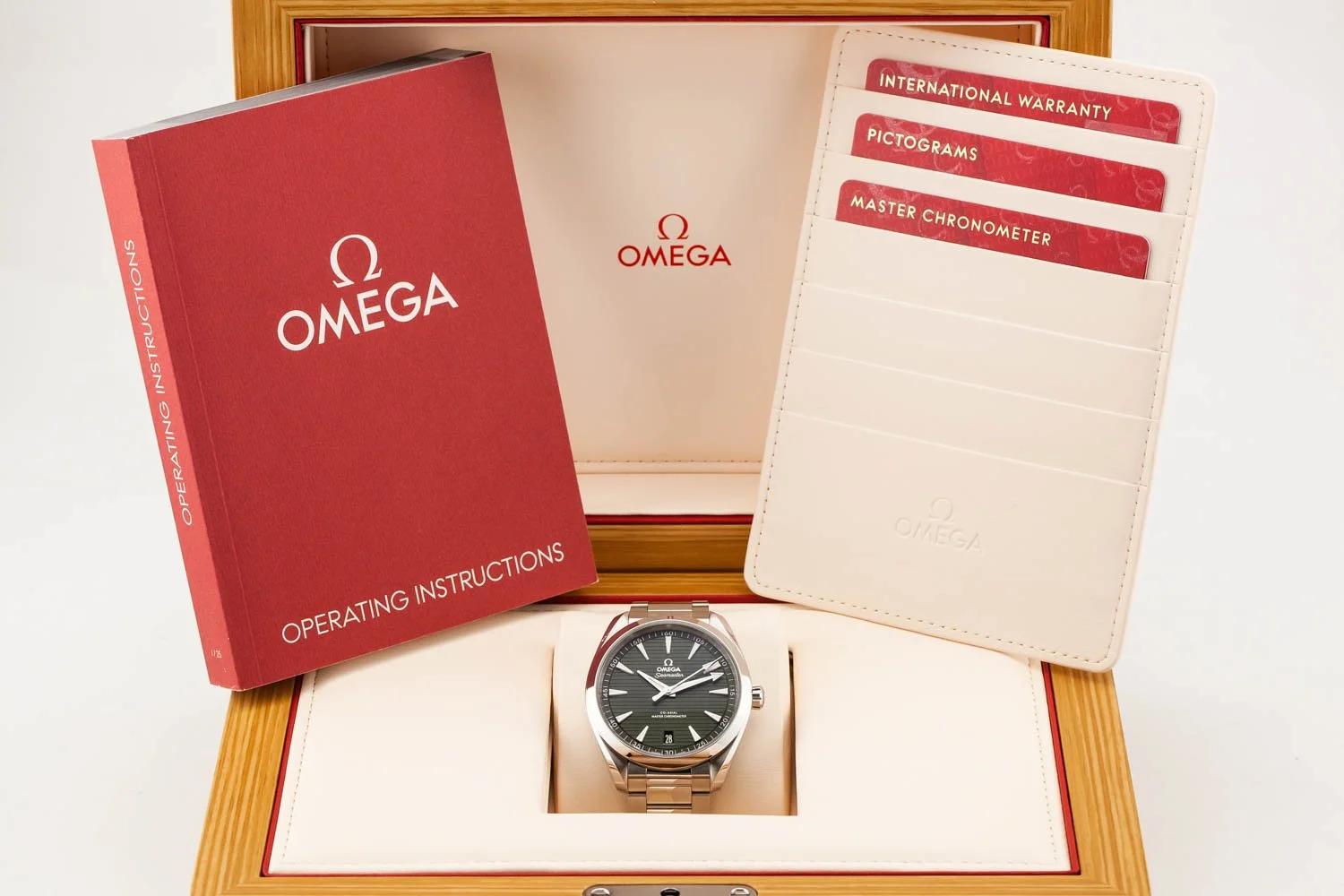 Omega Aqua Terra 41mm Green Dial Bracelet PO 072826 (10 of 10).jpg