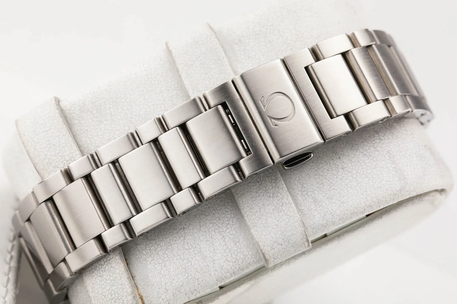 Omega Aqua Terra 8500 Skyfall PO 101926 (8 of 10).jpg