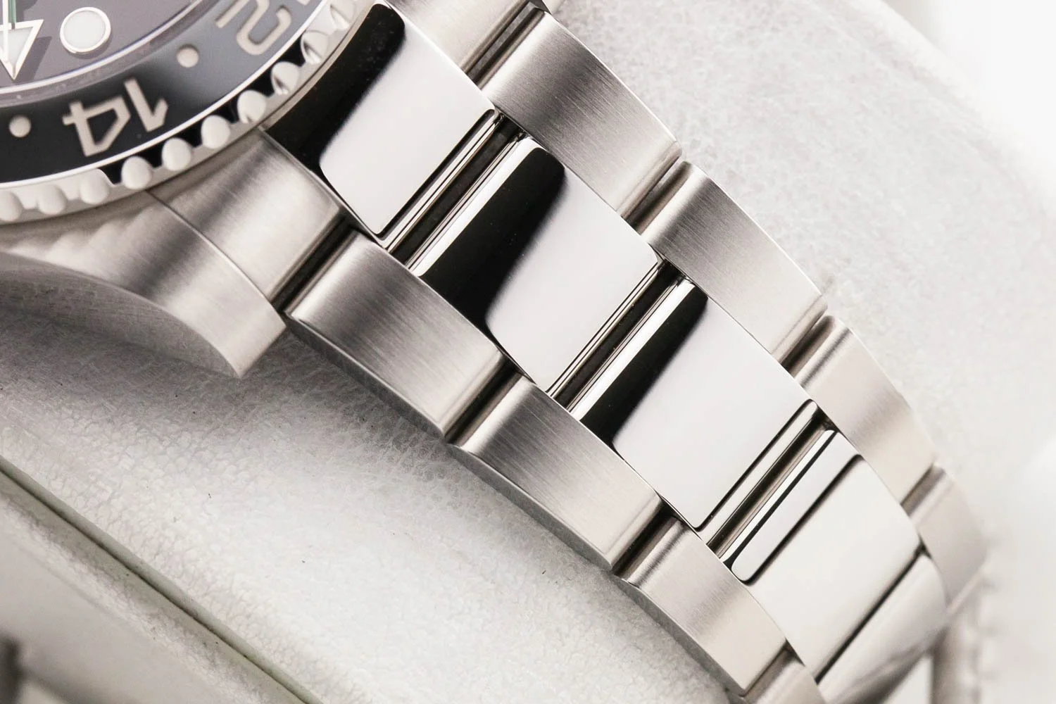 Rolex GMT-Master II Bruce Wayne Mint 126710GRNR 012226 (7 of 10).jpg