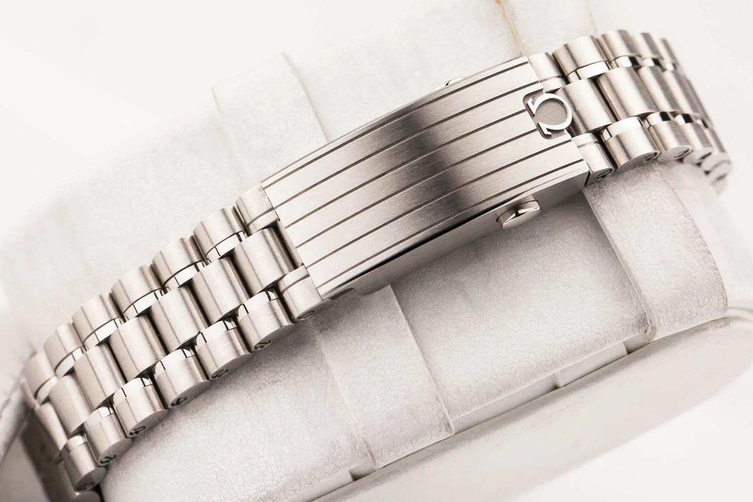 Omega Speedmaster Moonwatch 3861 White Mint 072925 (8 of 10).jpg