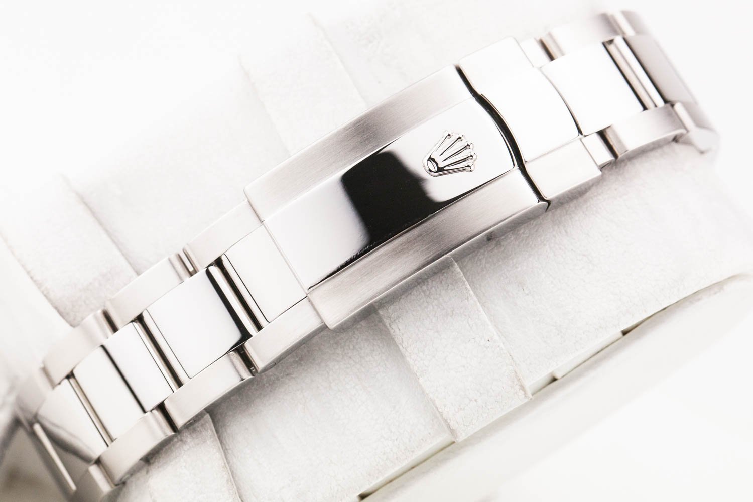 Rolex Milgauss White Dial V-Serial PO 051426 (8 of 10).jpg