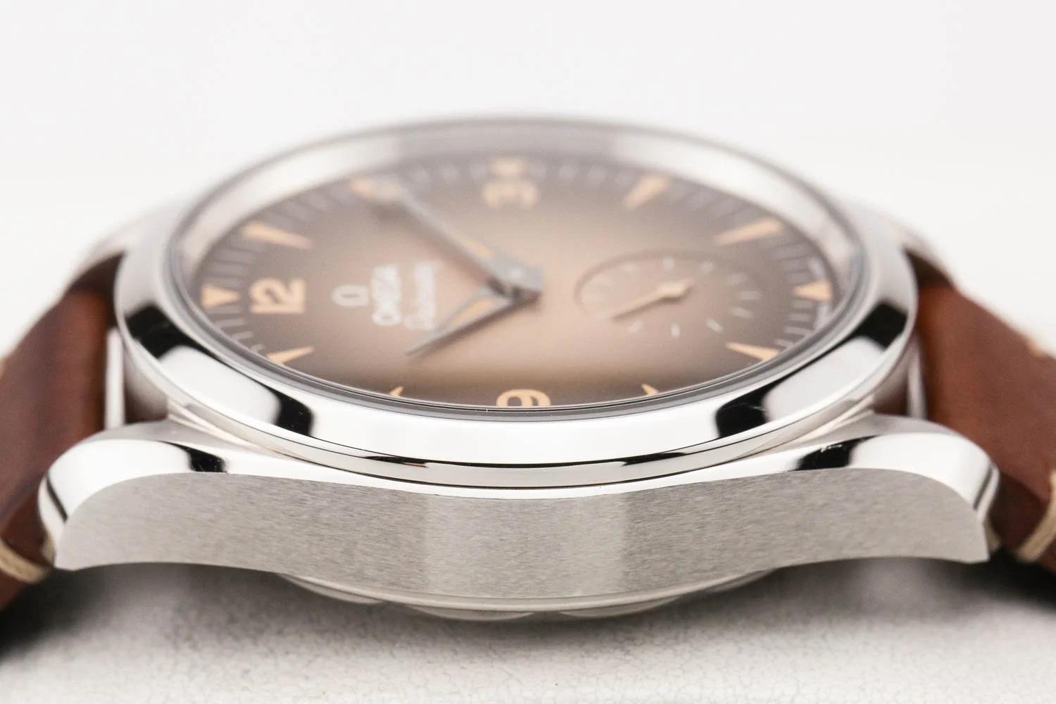 Omega Railmaster 38mm Brown Leather PO 100126 (6 of 9).jpg