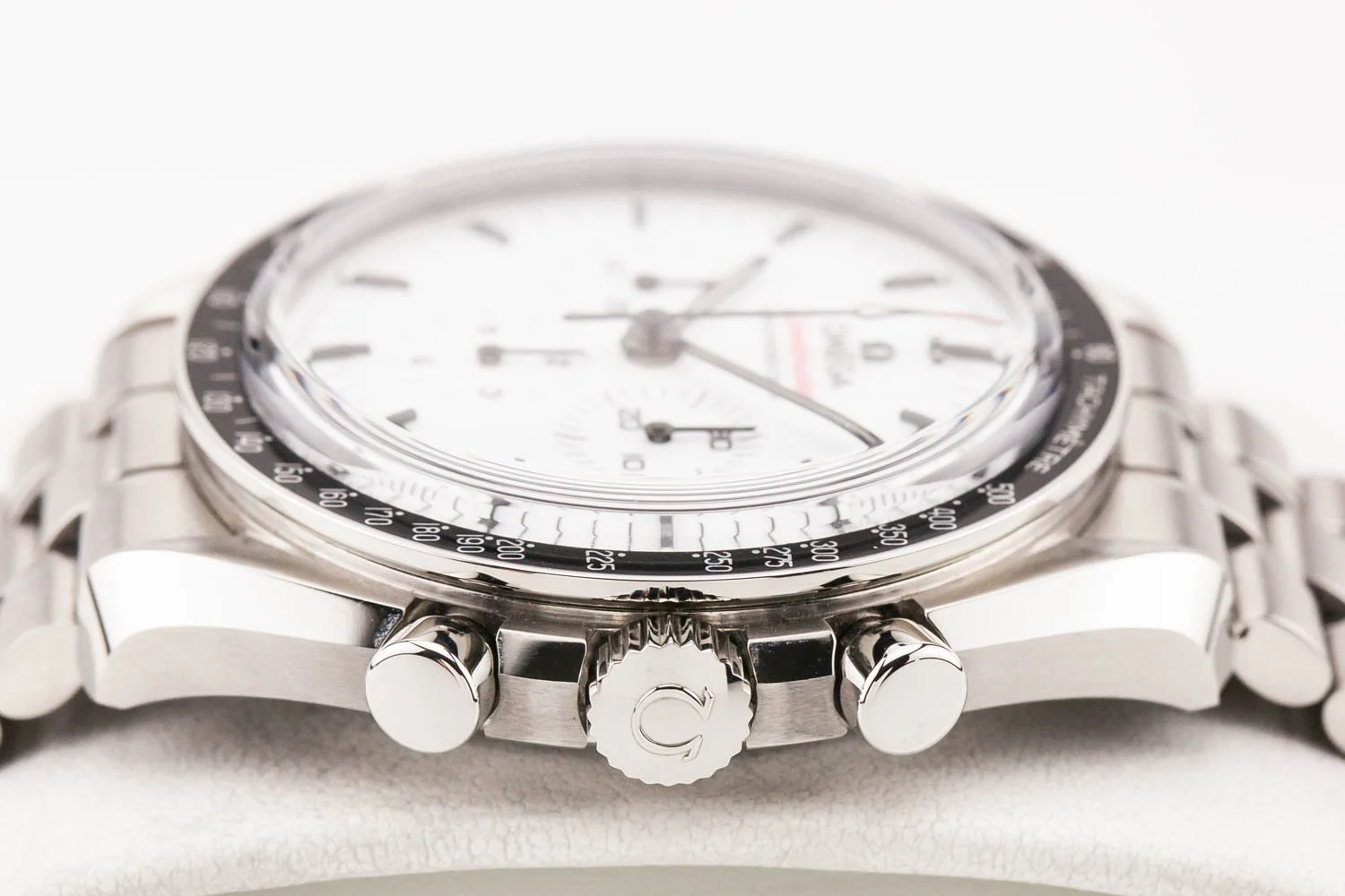 Omega Speedmaster Moonwatch 3861 White PO 091626 (5 of 10).jpg