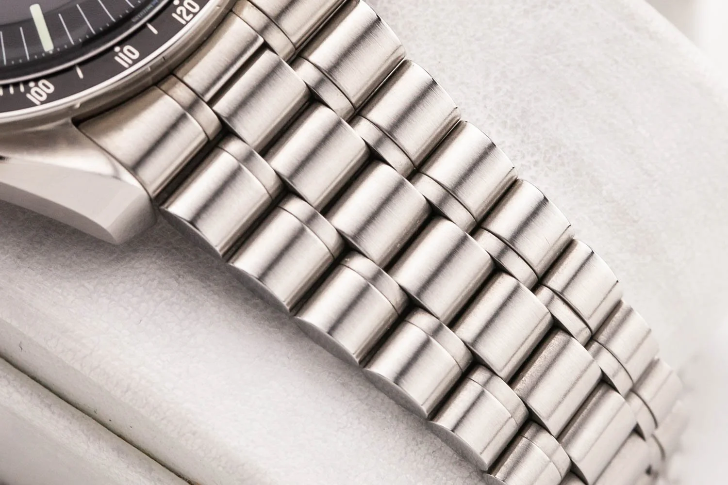 Omega Speedmaster Moonwatch 3861 Hesalite PO 092325 (7 of 10).jpg