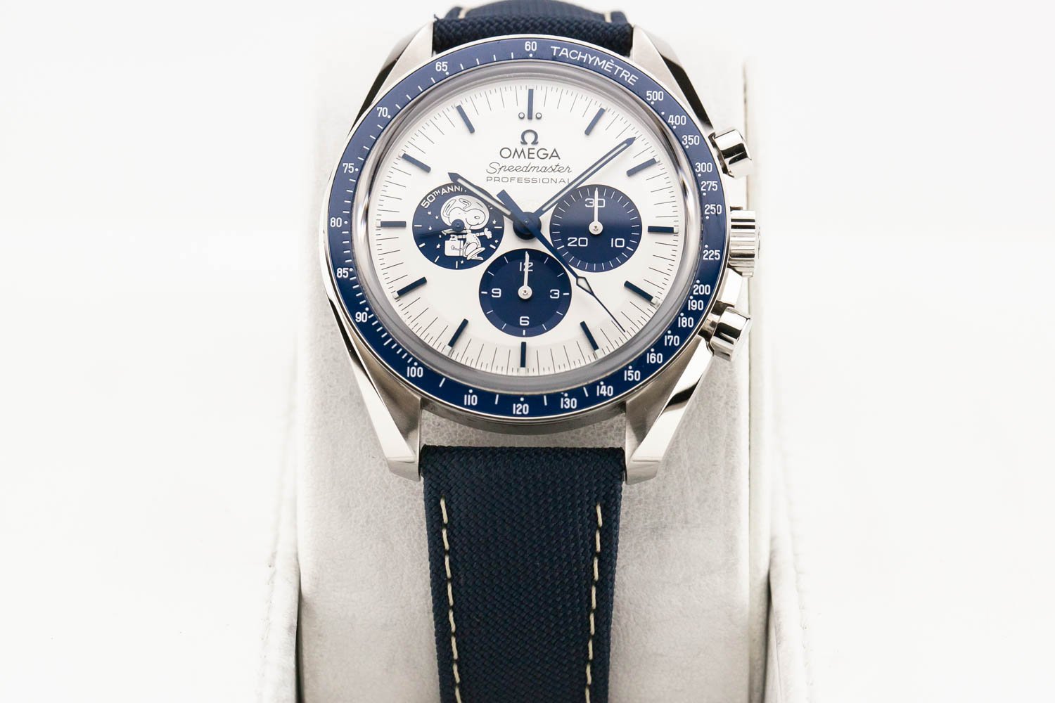 Omega Speedmaster 3861 Moonwatch Silver Snoopy PO 060525 (2 of 9).jpg