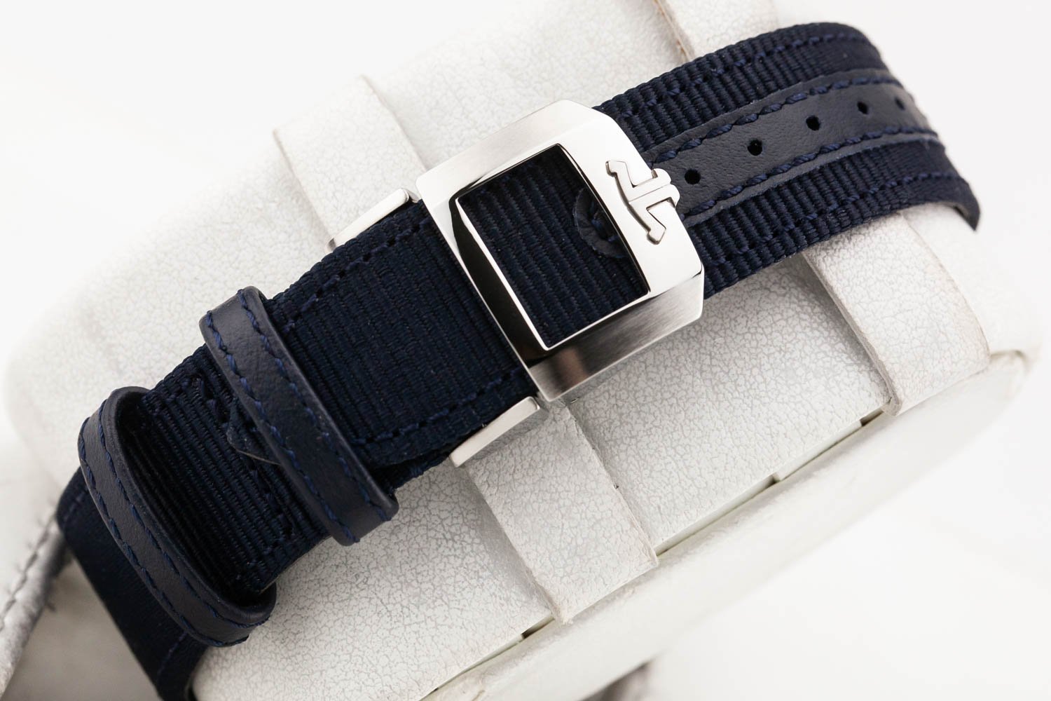 Jaeger LeCoultre Polaris Date Blue 40mm NEW 9128981 100226 (7 of 10).jpg