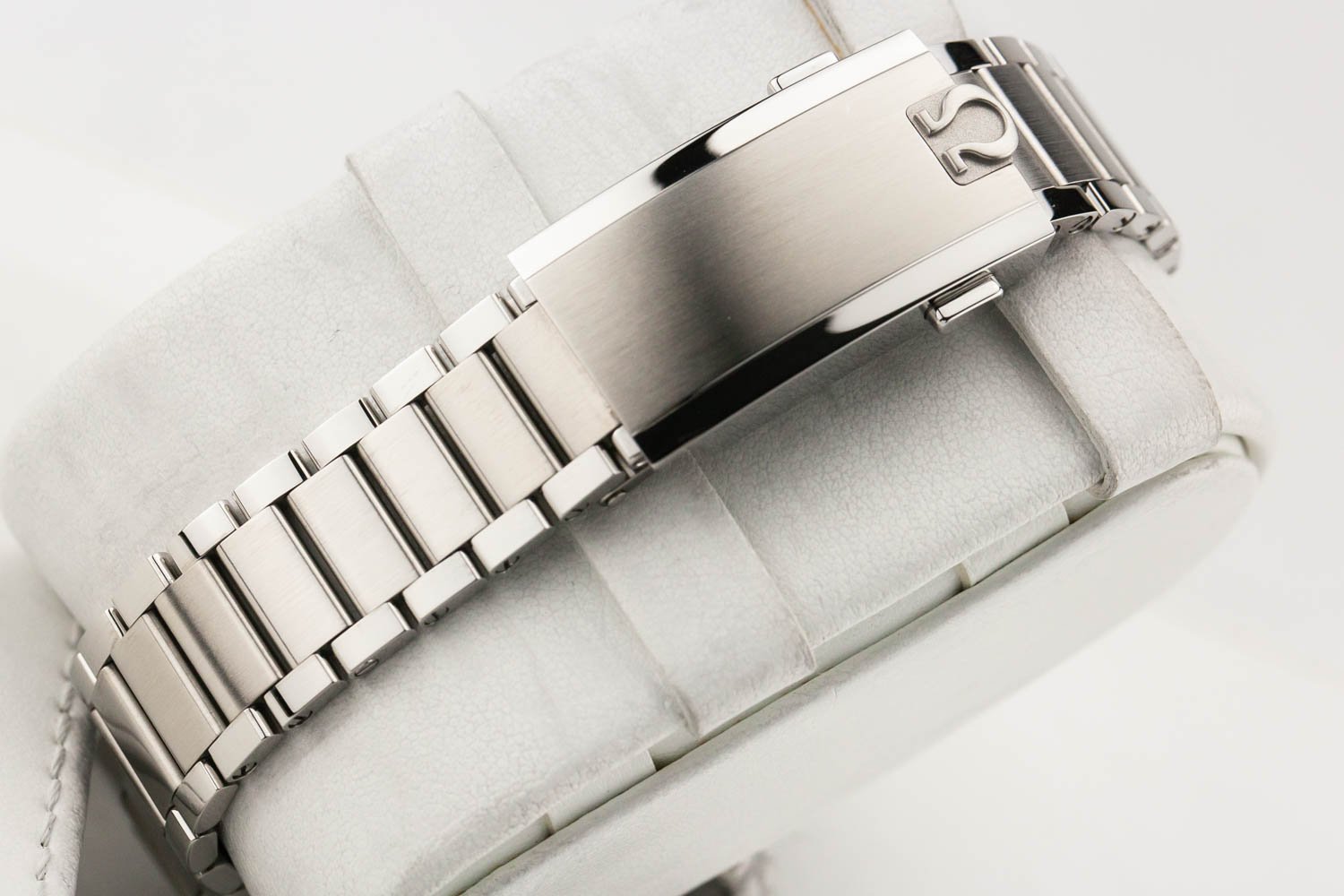 Omega Speedmaster FOIS PO 042825 (8 of 10).jpg