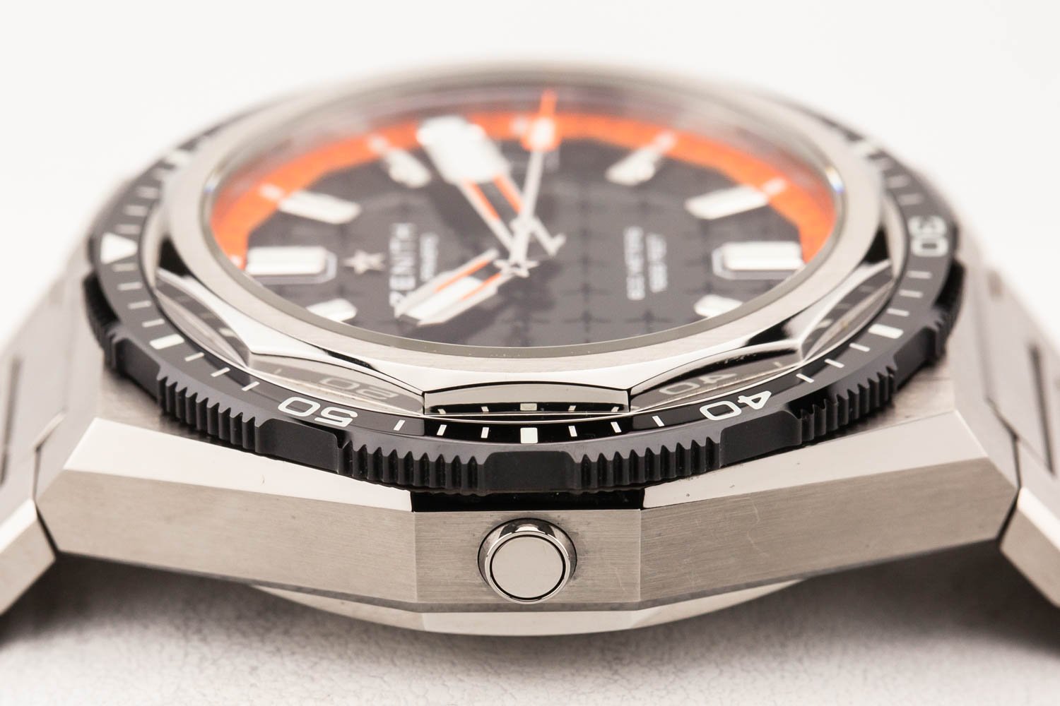 Zenith Defy Extreme Diver Mint 091826 (11 of 11).jpg