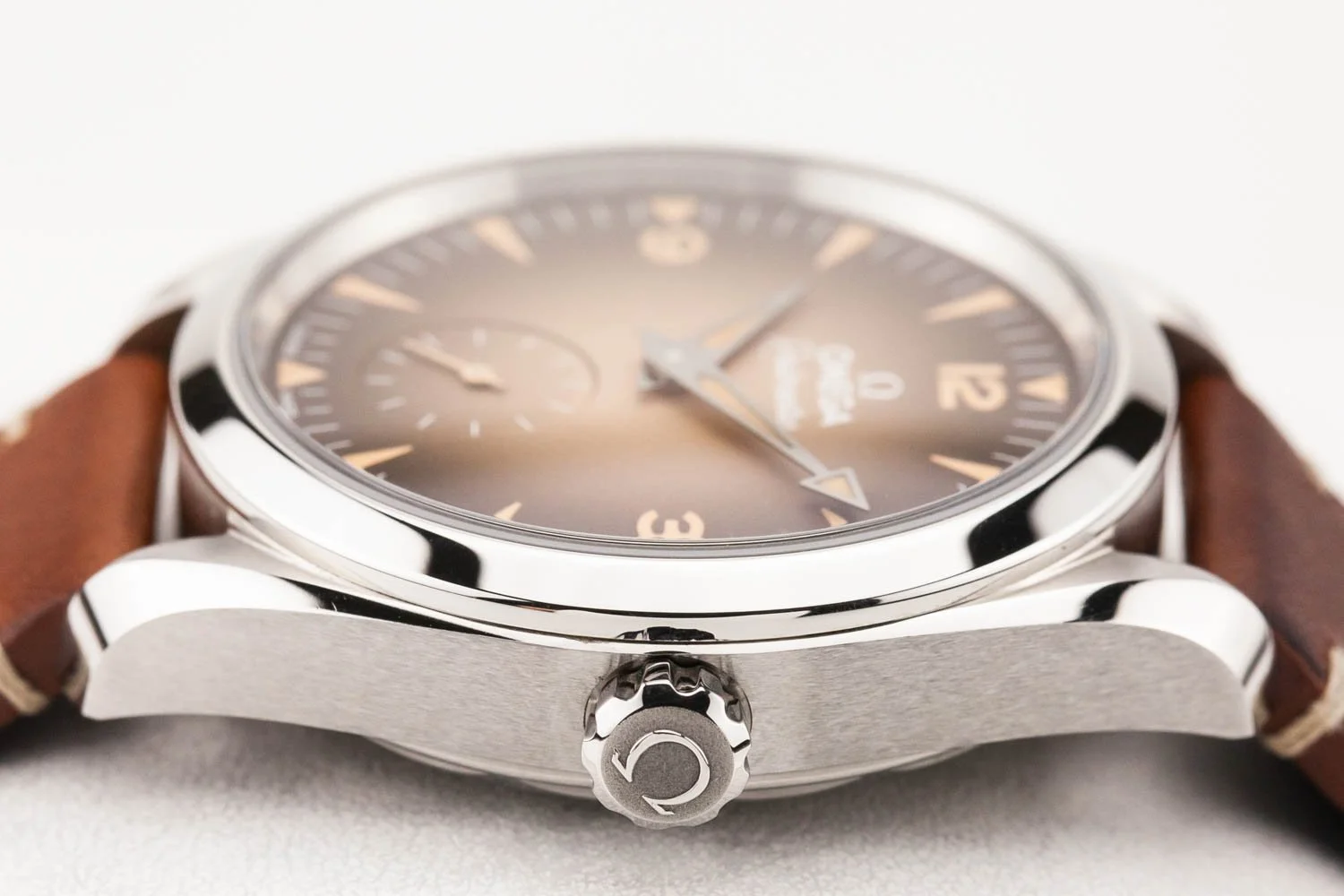 Omega Railmaster 38mm Brown Leather PO 100126 (5 of 9).jpg
