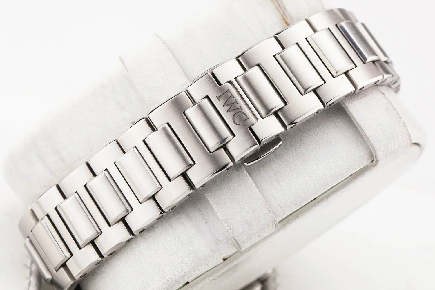 IWC Ingenieur Black Dial PO IW328901 030526 (8 of 10).jpg