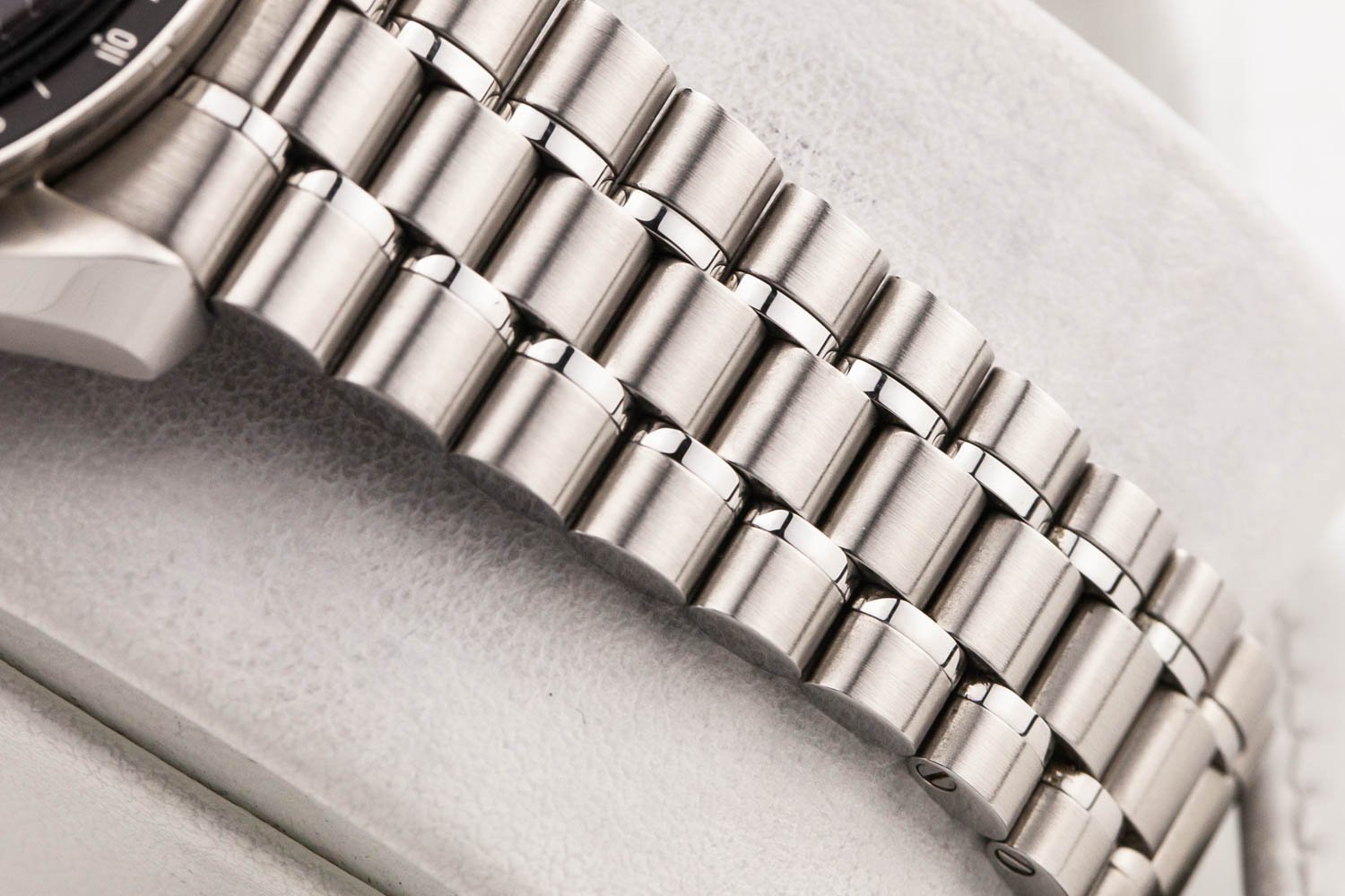 Omega Speedmaster Moonwatch 3861 Sapphire PO 071025 (7 of 10).jpg