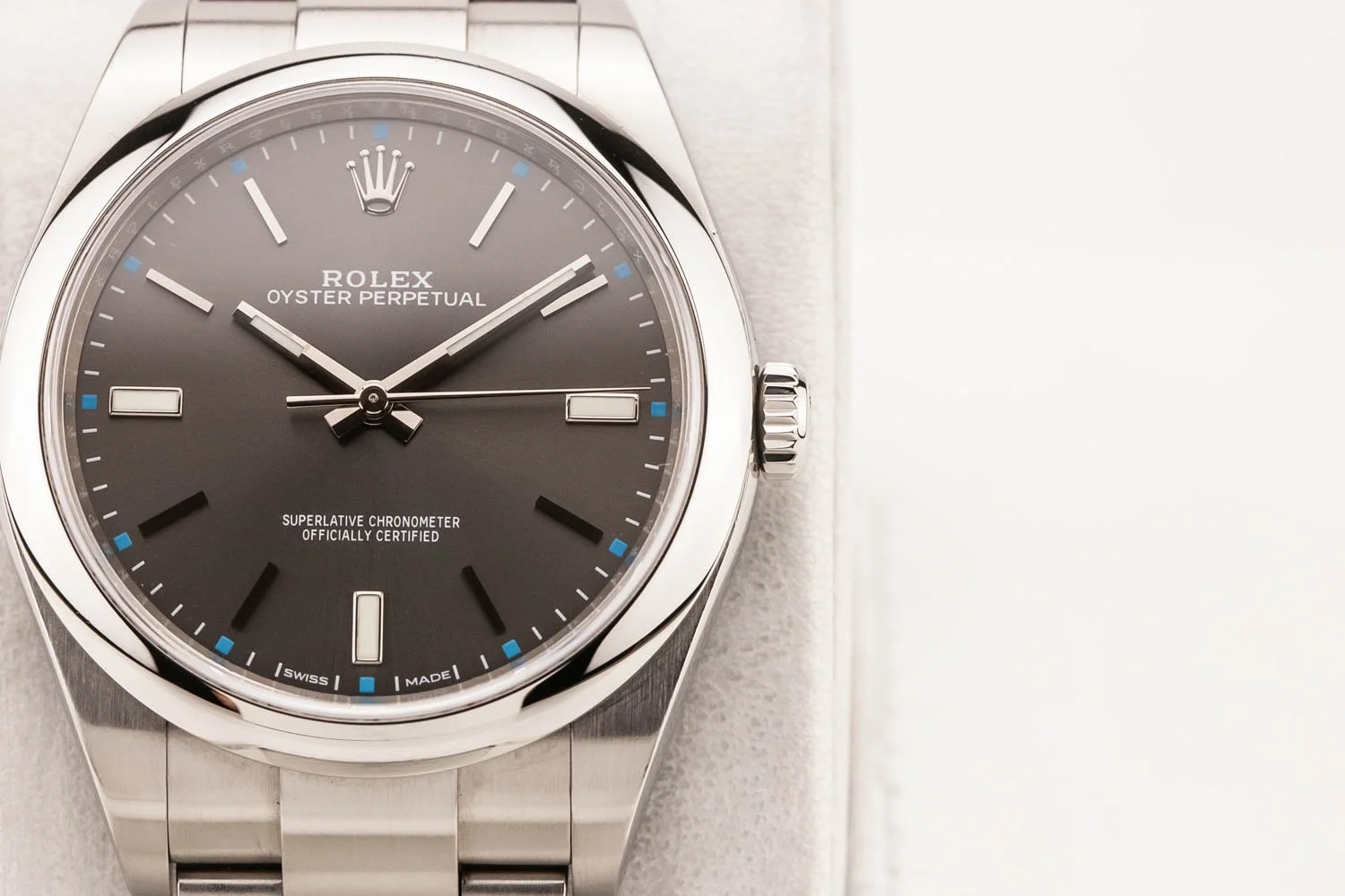 Rolex Oyster Perpetual 39 Rhodium Grey PO 114300 123025 (3 of 10).jpg