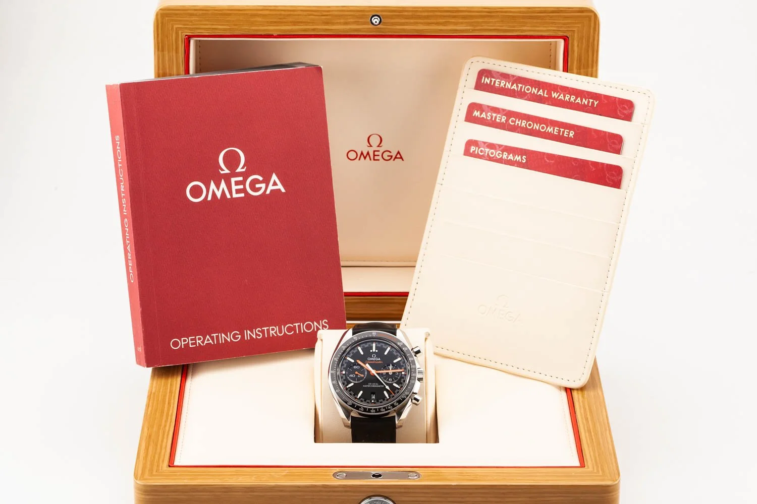Omega Speedmaster Racing Orange PO 091625 (9 of 9).jpg