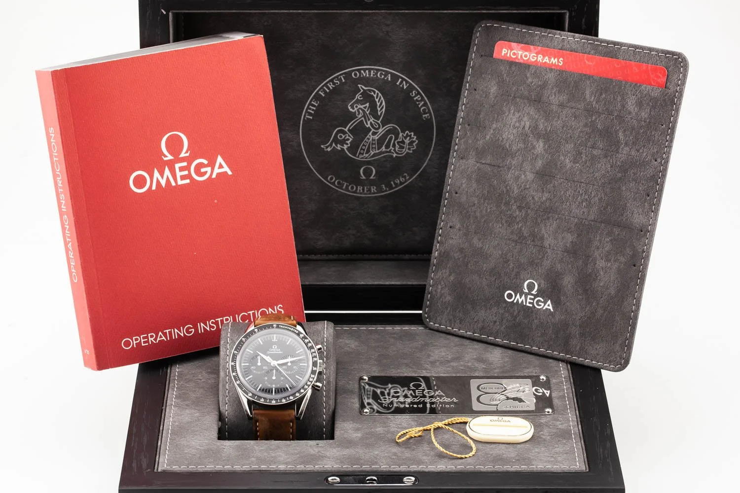Omega Speedmaster FOIS Numbered Edition PO 031926 (9 of 9).jpg