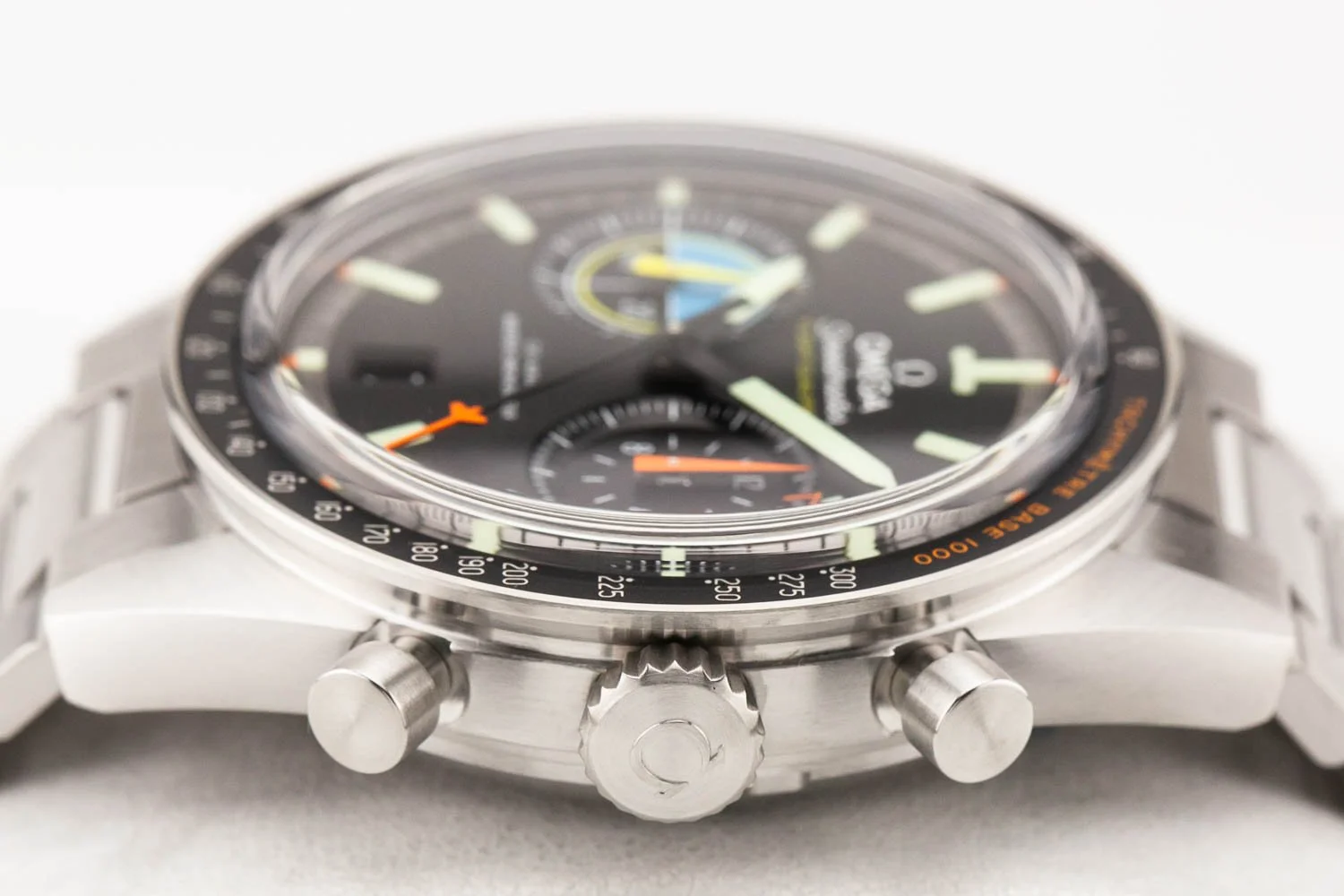 Omega Speedmaster Pilot NEW 072125 (6 of 11).jpg