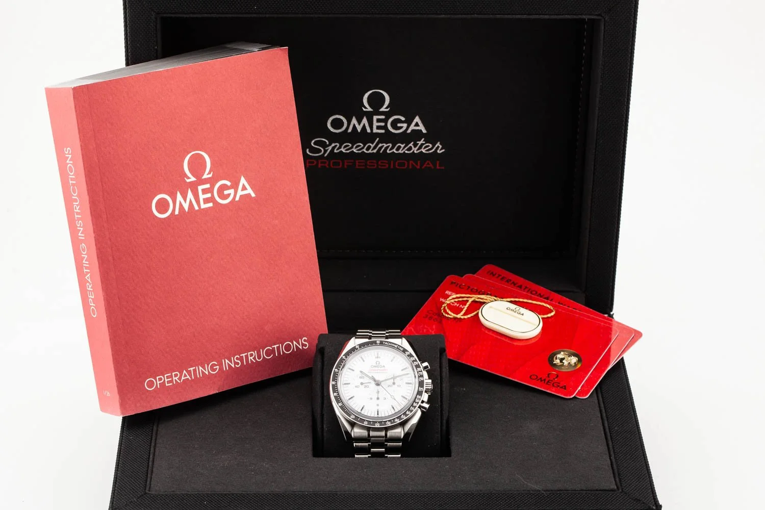 Omega Speedmaster Moonwatch 3861 White PO 050826 (10 of 10).jpg
