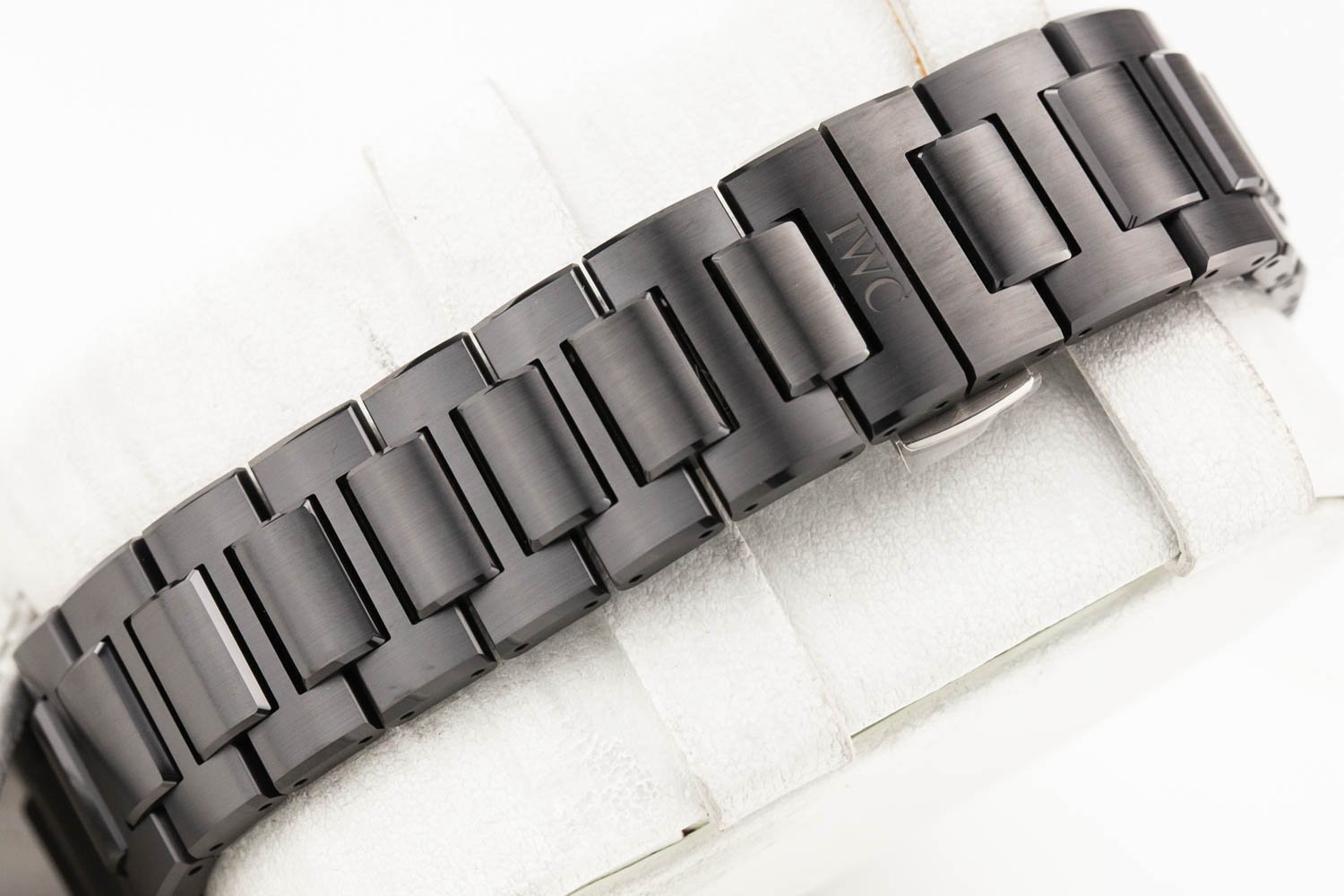 IWC Ingenieur Black Ceramic NEW IW338903 050826 (8 of 11).jpg