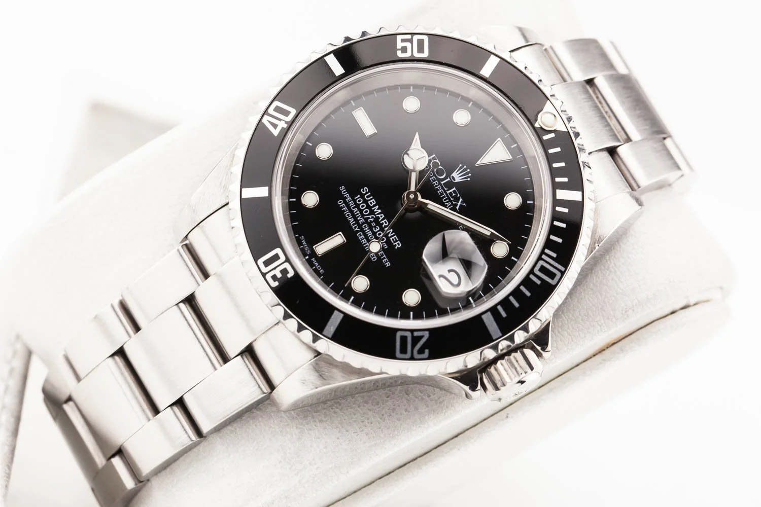 Rolex Submariner Date 40mm Y-Serial 16610 012126 (4 of 9).jpg