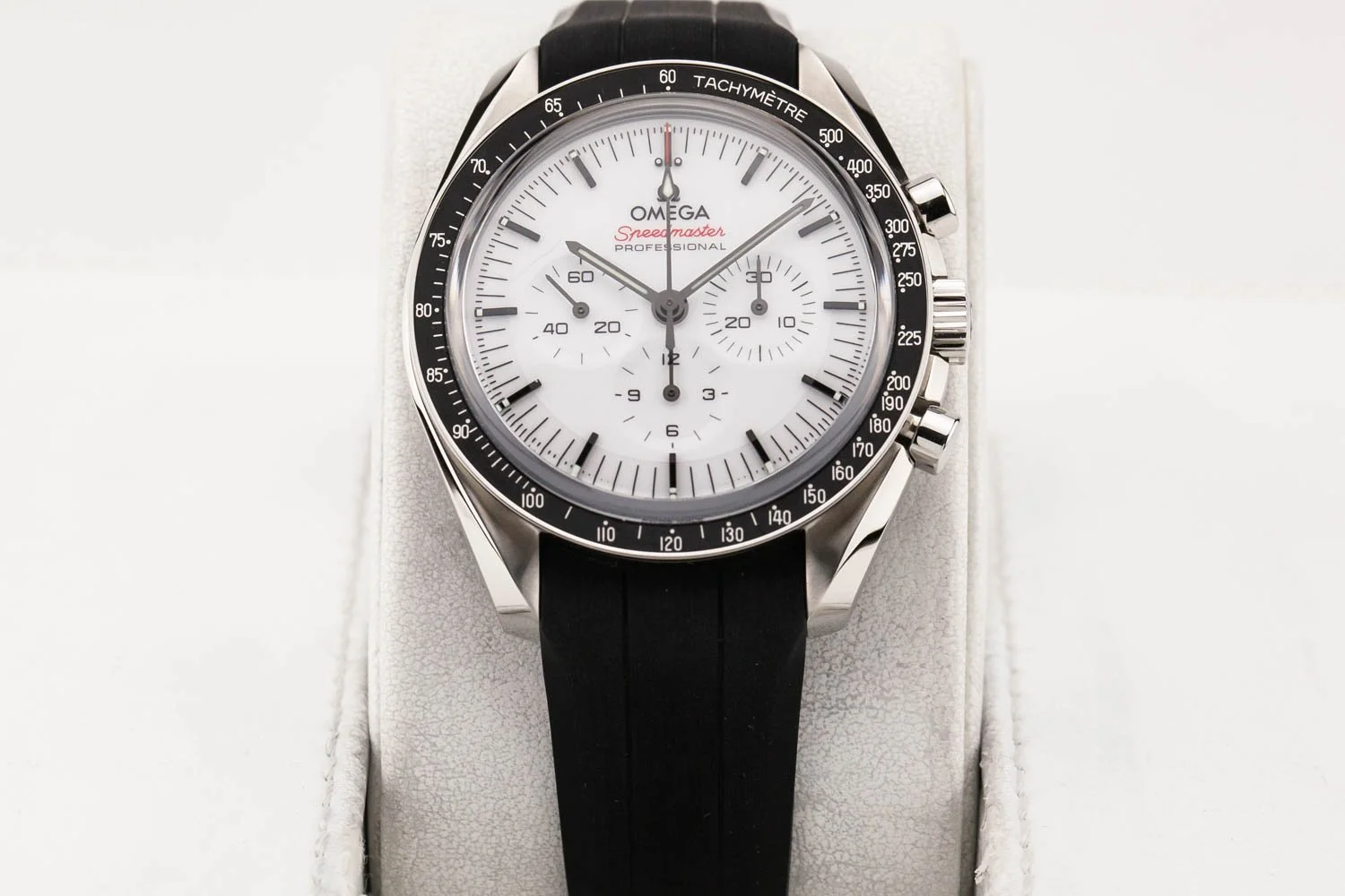 Omega Speedmaster Moonwatch 3861 White Rubber PO 082726 (2 of 9).jpg
