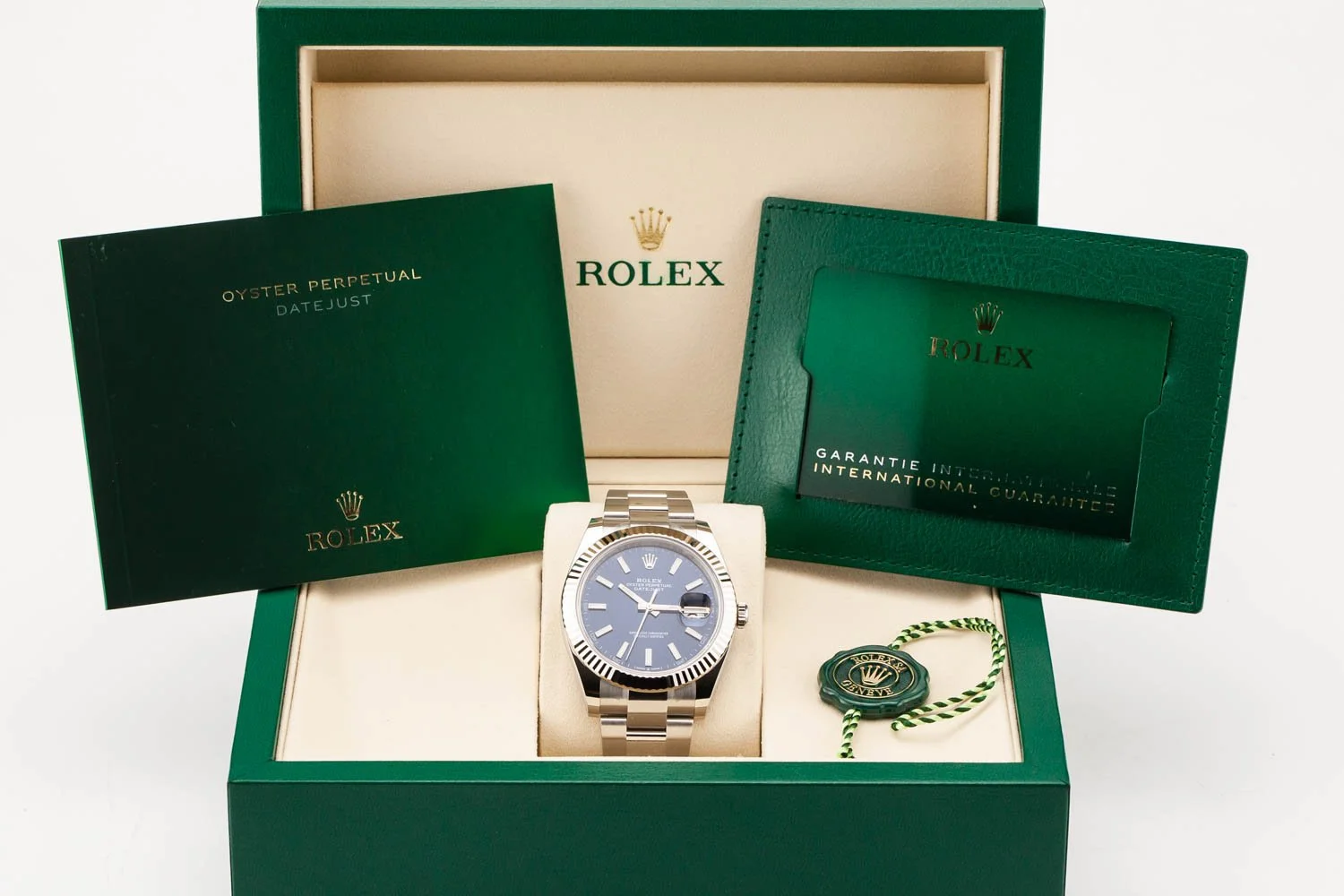 Rolex Datejust 41 Blue Fluted Oyster New Shots 126334 081225 (3 of 3).jpg
