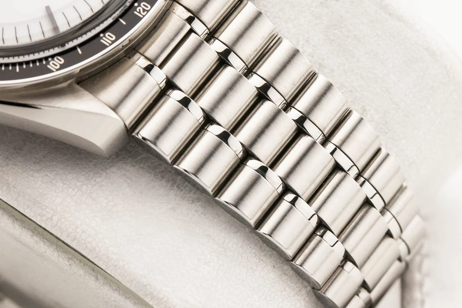 Omega Speedmaster Moonwatch 3861 White PO 050826 (7 of 10).jpg