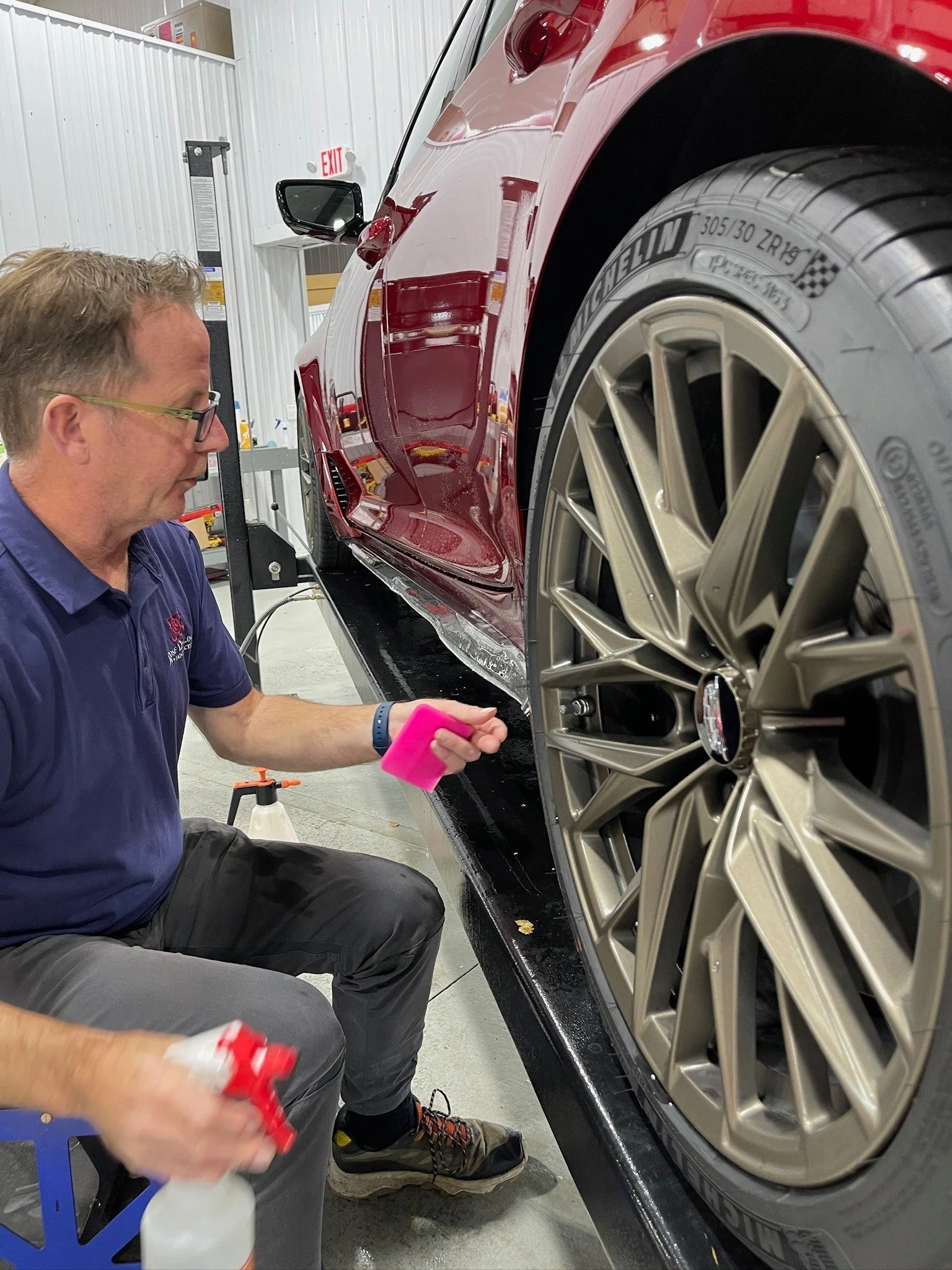 Wheel Wednesday! We're protecting this ride from all highway debris and rock chips!

#rosedetailing #wheelwednesday #ppf #paintprotectionfilm