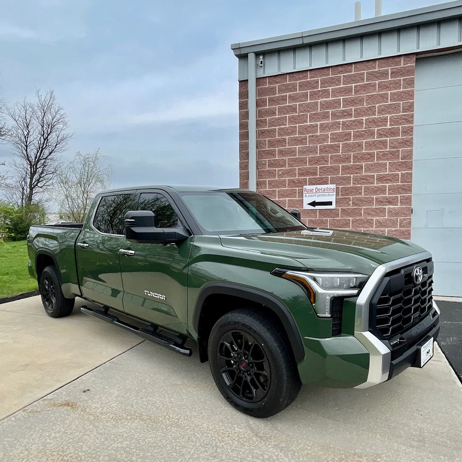 Serving some Truck for your Tuesday&mdash;this new Tundra in Army Green received the protection it deserves!

#rosedetailing #trucktuesday