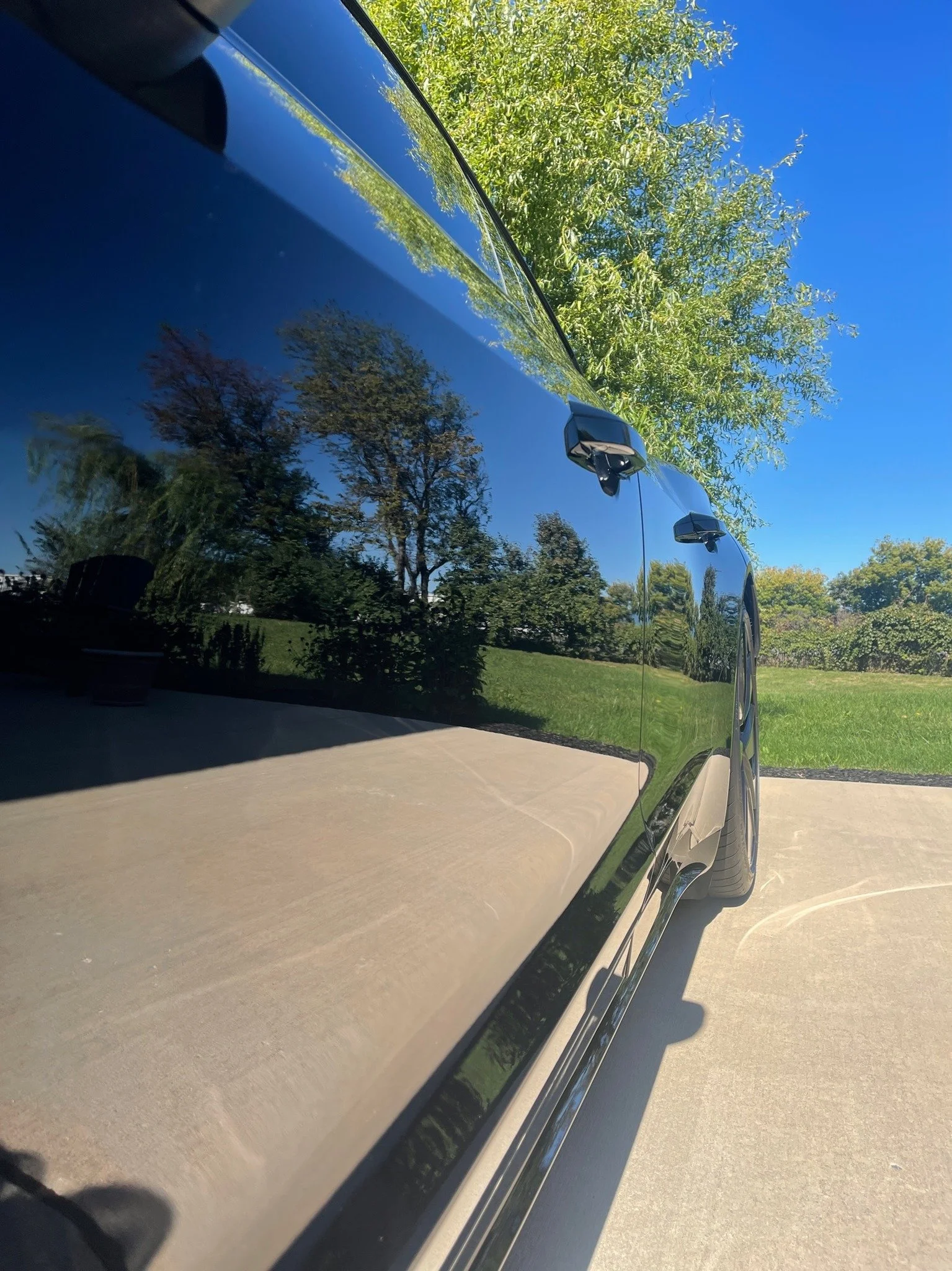 Some people do a little self-reflection&hellip; we prefer the kind you can see from across the parking lot. 😉✨

#rosedetailing #paintcorrection #ceramiccoating