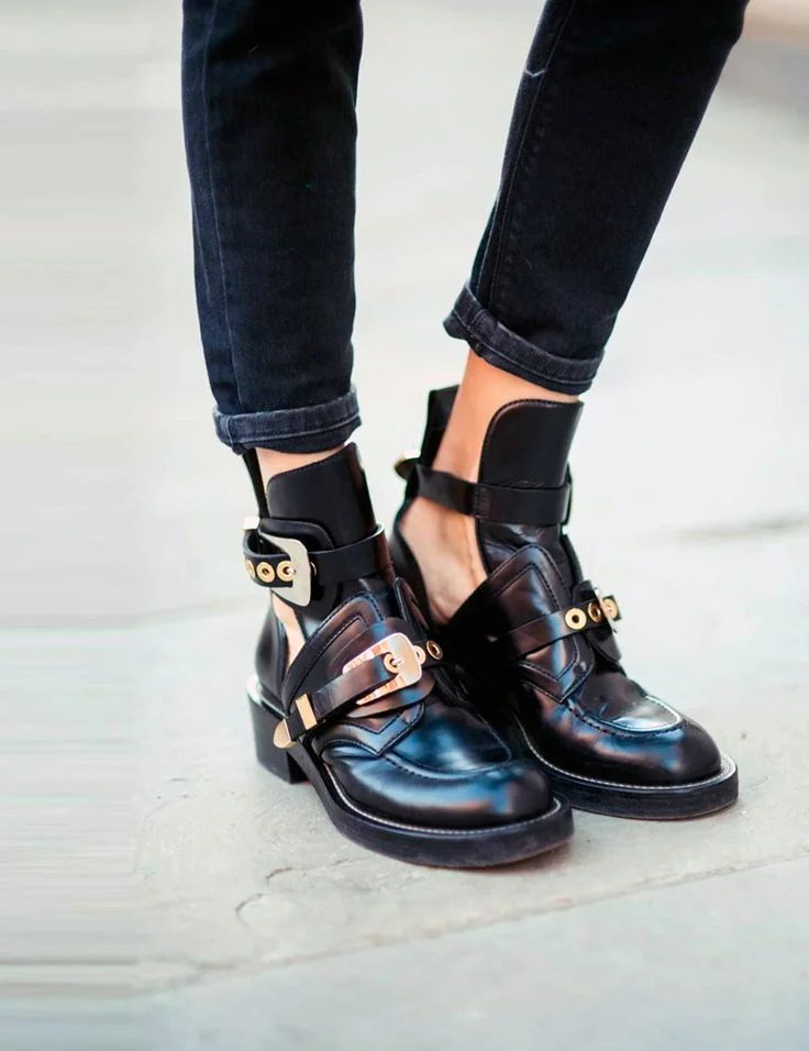 BALENCIAGA