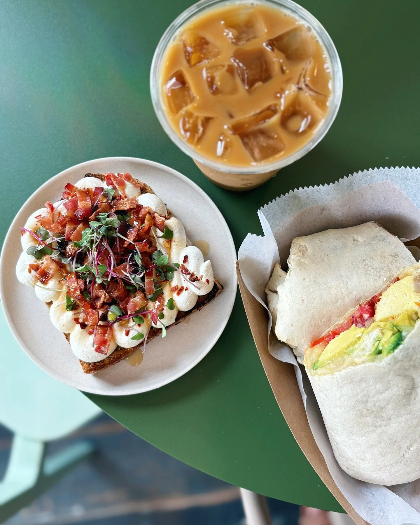 A cool Saturday morning at the shop featuring the east coast toast on organic hand milled sourdough + our brekki burrito ✨ Swing by this weekend, we&rsquo;re open 8am-2pm (live music with @darcsfamilyjams tomorrow 10-1!) #jessiesoflinwood #coastalcom