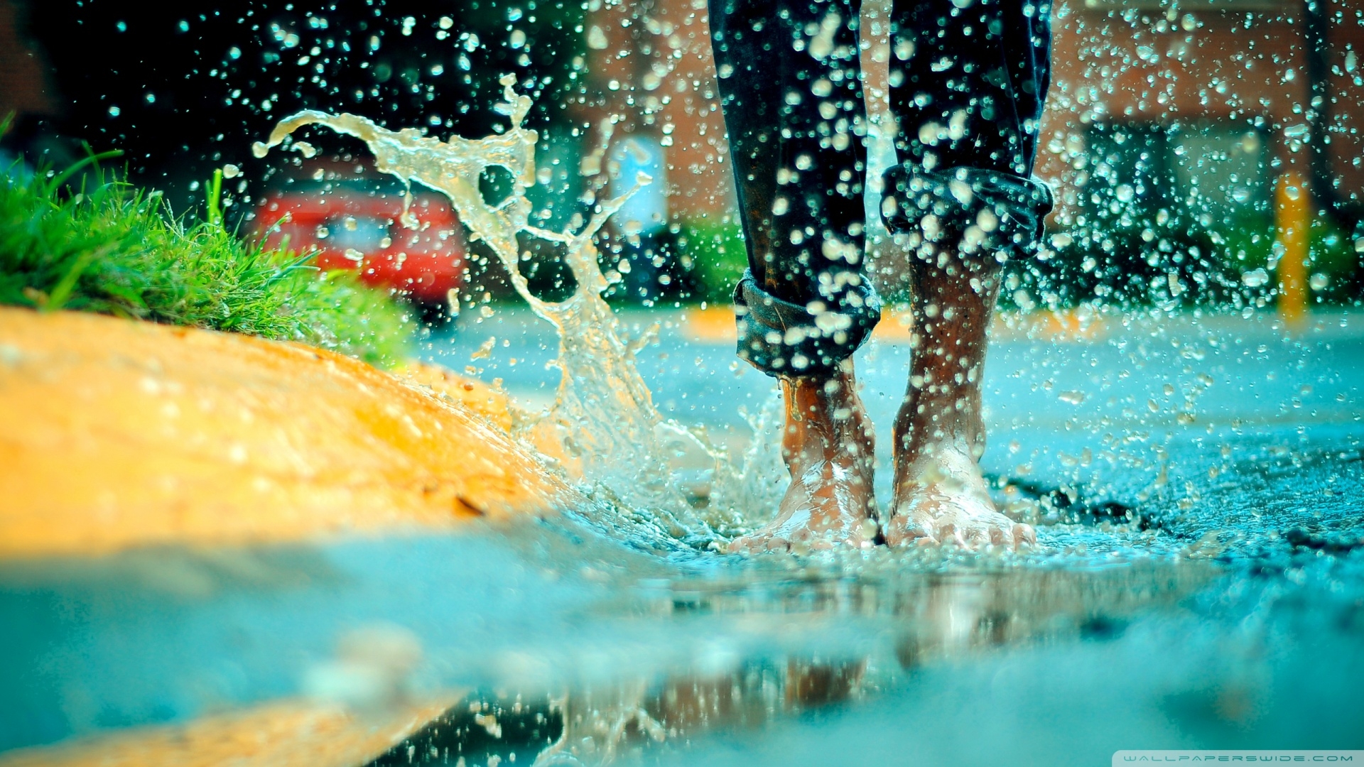 jumping-in-a-rain-puddle_00444780.jpg