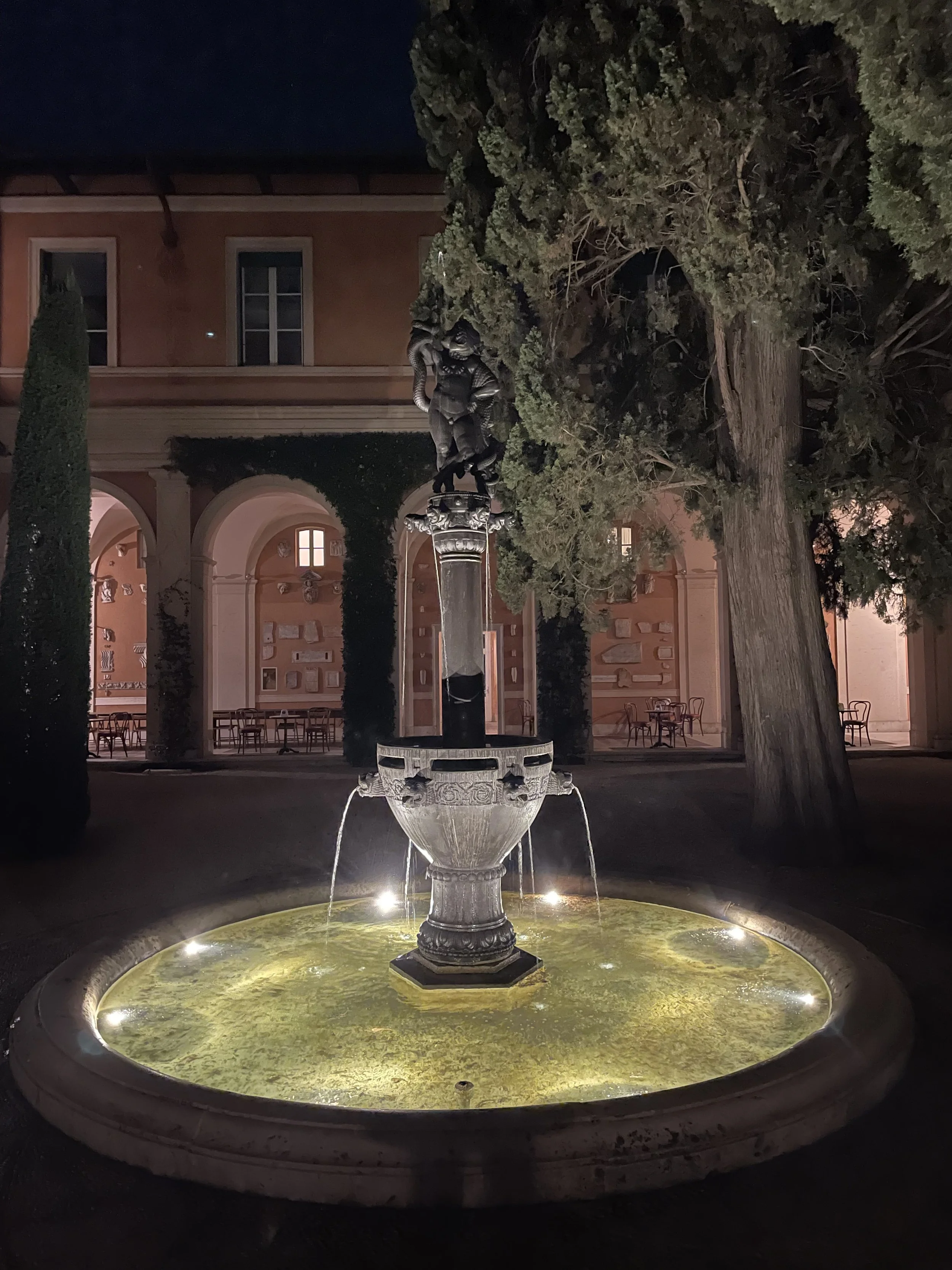 AAR cortile fountain 4096.jpeg