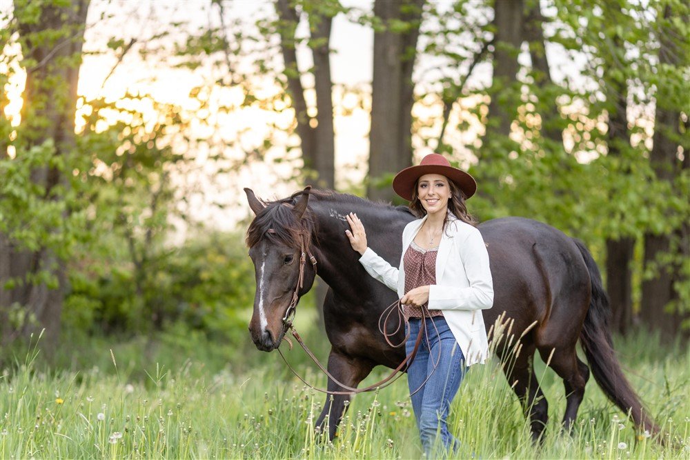 Senior Pictures with horse in Wisconsin