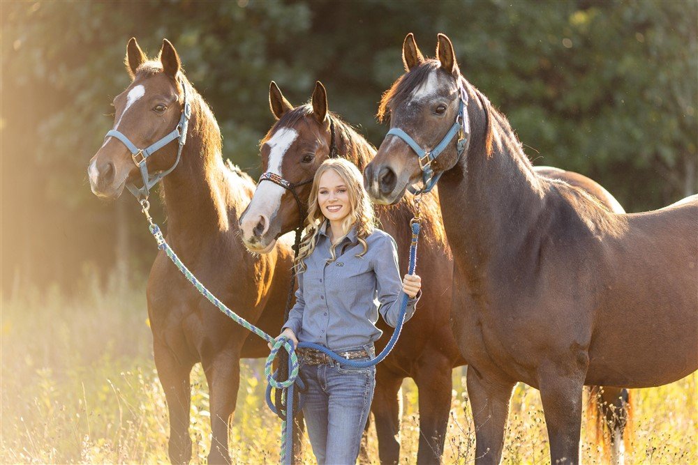 Senior Pictures with horses in Wisconsin
