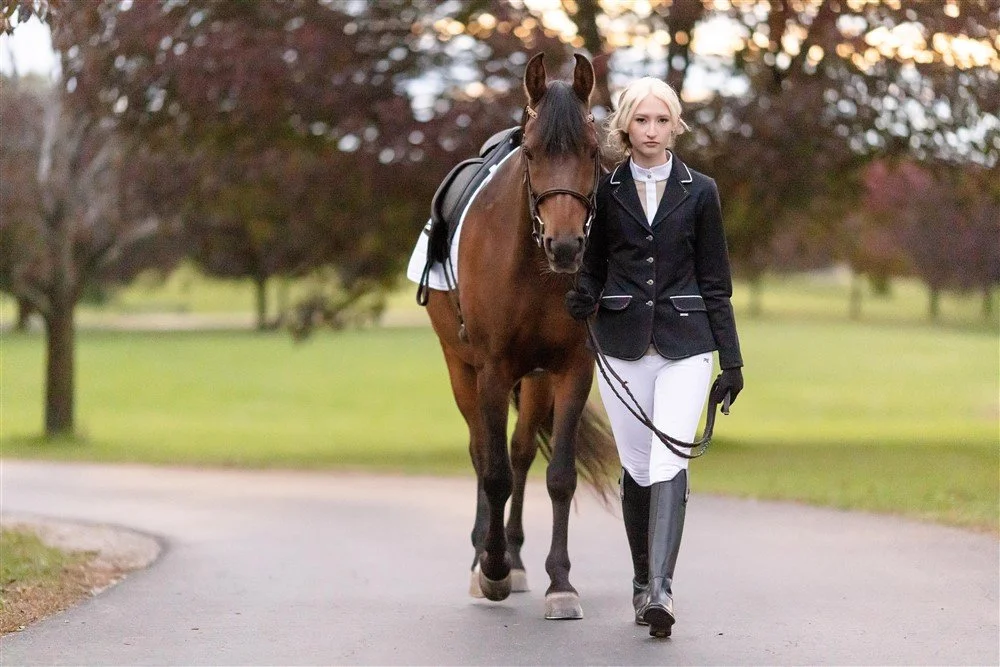 Wisconsin Fall Senior Portraits with a horse