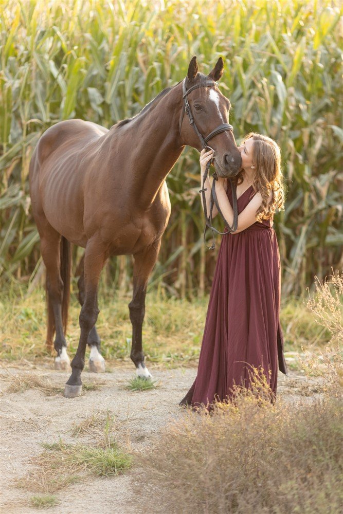 Wisconsin Senior Pictures with a horse