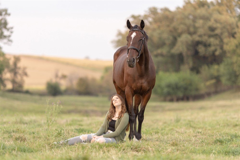 Wisconsin Senior Pictures with a horse