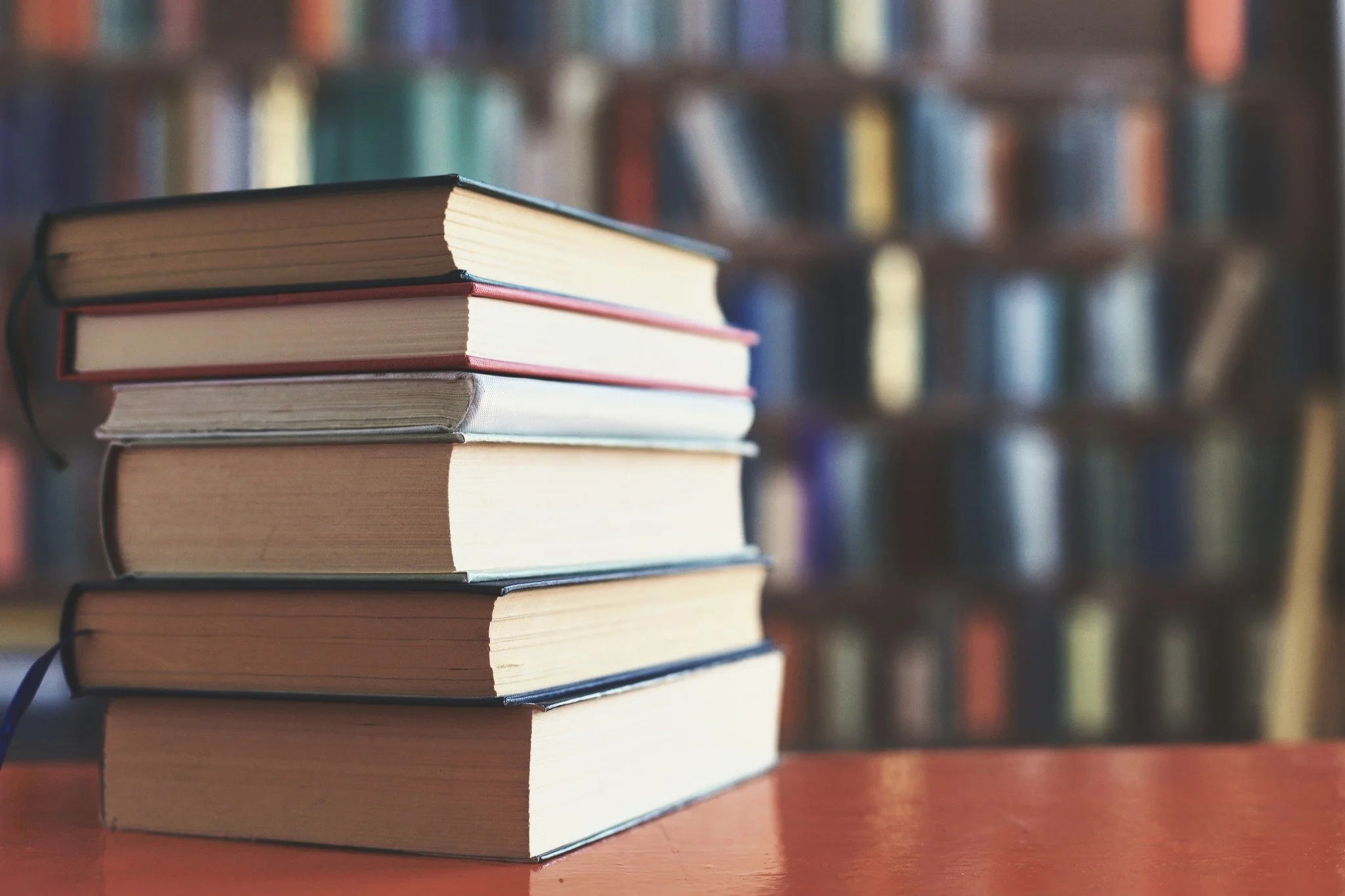 Happy Read a Book Day! 📚 
Don&rsquo;t forget... every great story goes better with a glass of water. 😉 

#ReadABookDay #StayHydrated