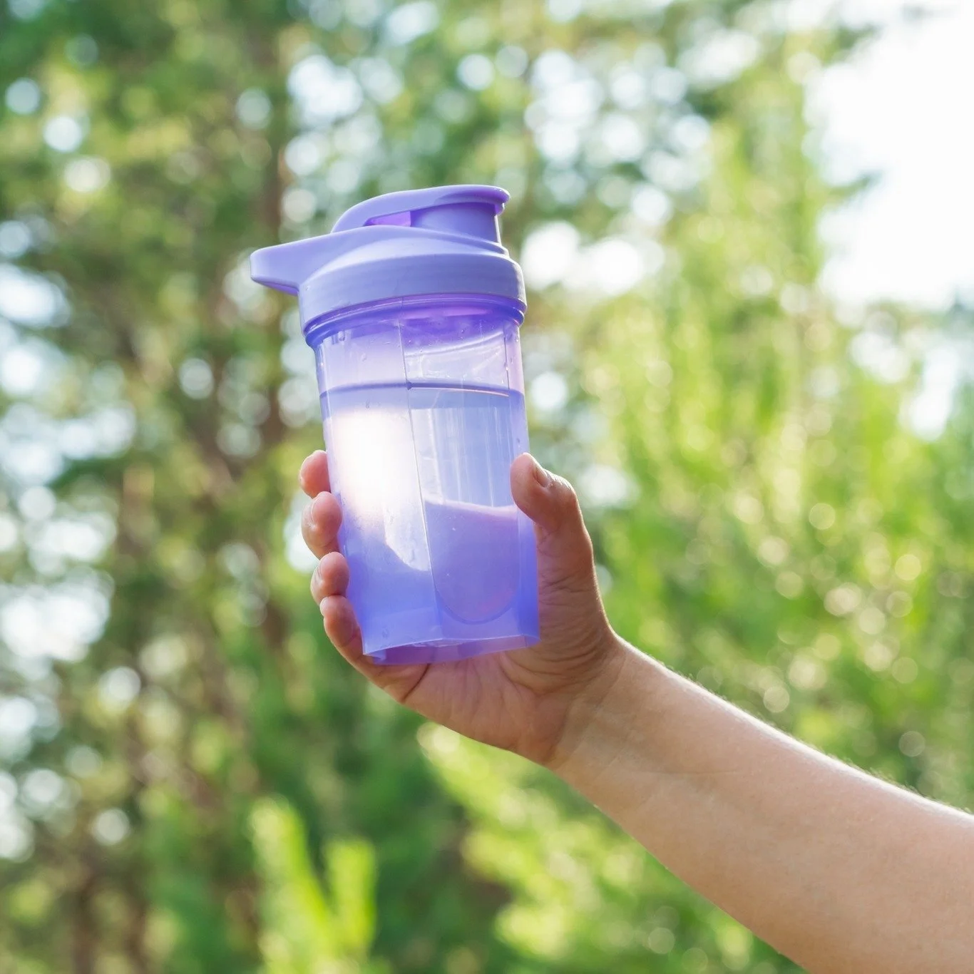 ⭐ Tip Tuesday ⭐

We all know drinking water is important, but actually remembering to do it? That&rsquo;s the tricky part! 

Here are five easy ways to stay on track:
💦 Start your morning with a glass of water before coffee or tea.
💦 Keep a refilla