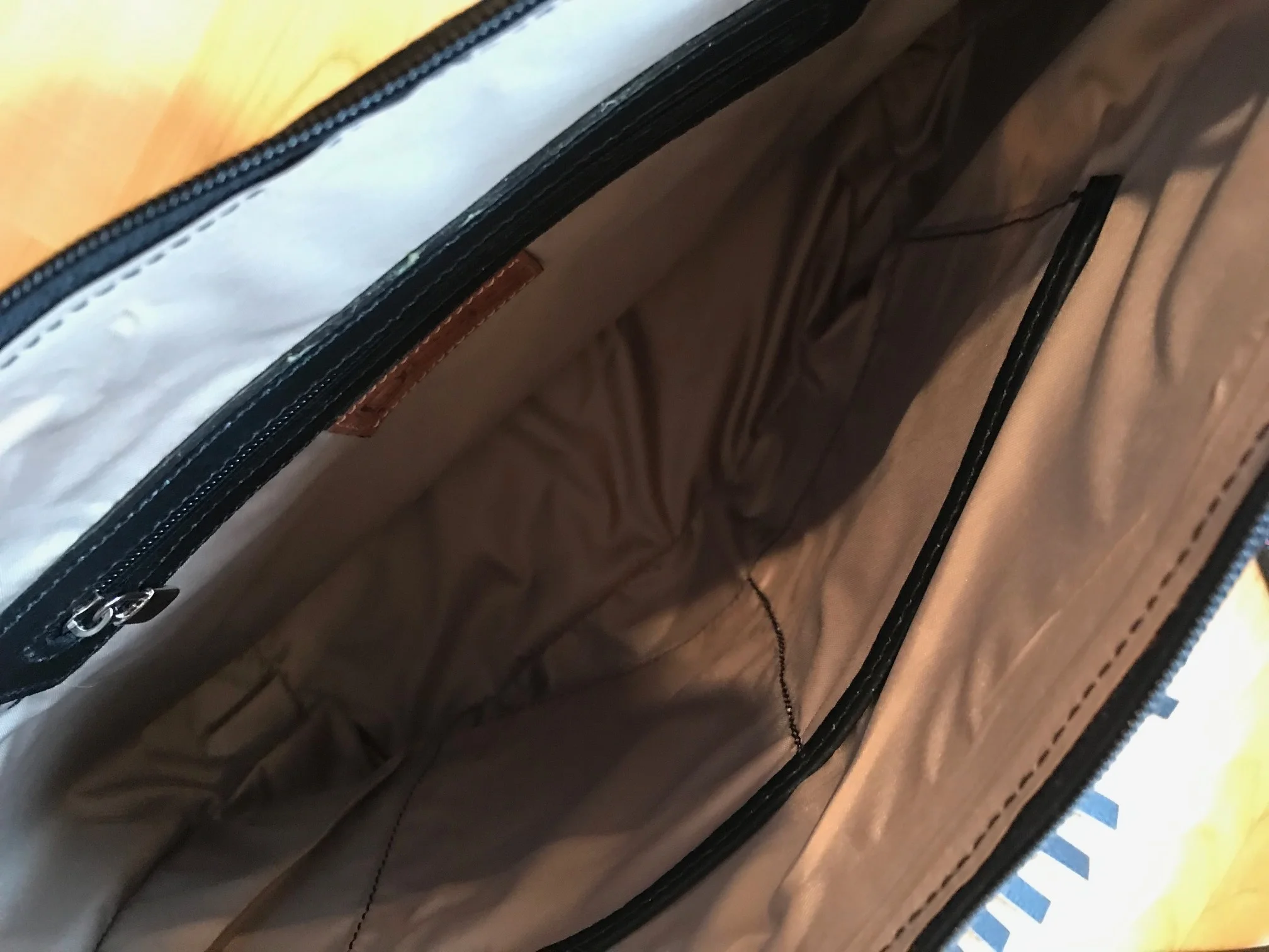dcbags_lola_3e.jpg